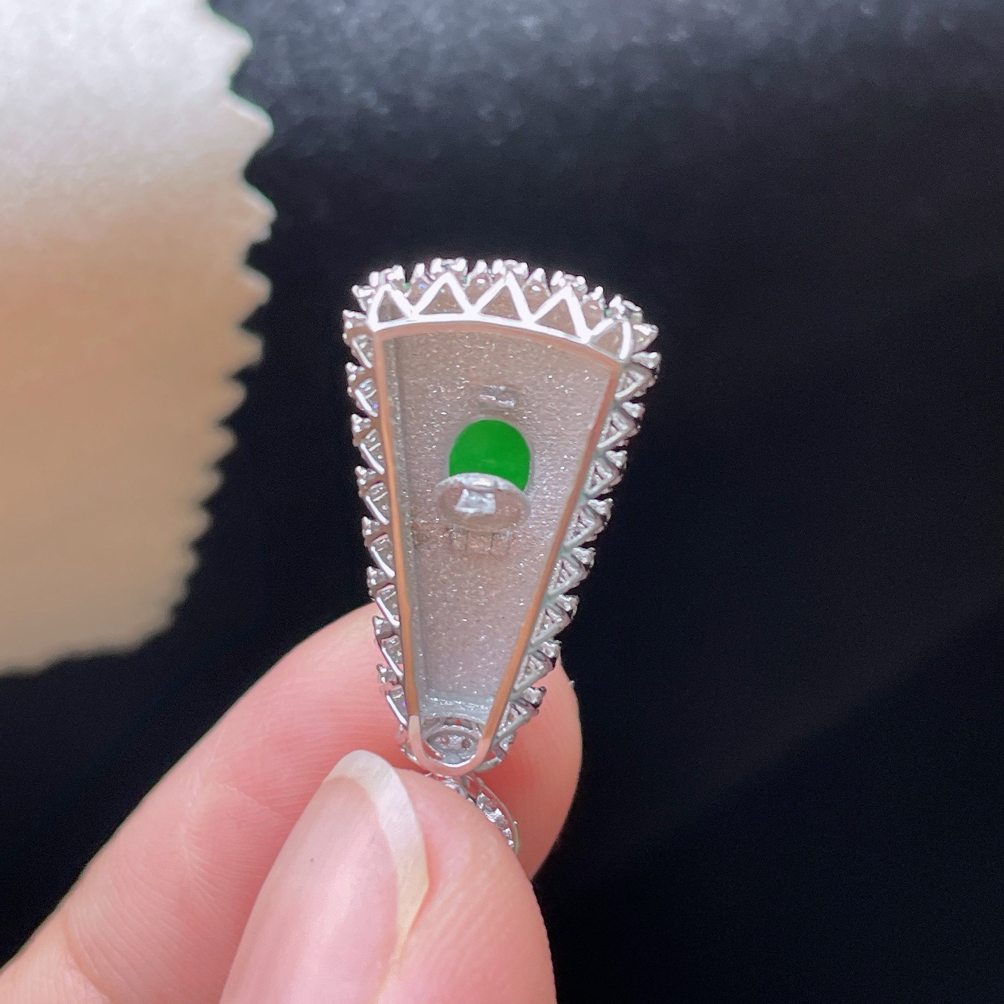 18K 满色·无事牌

整27.9-12.9-7.2
裸18.6-19.4-1