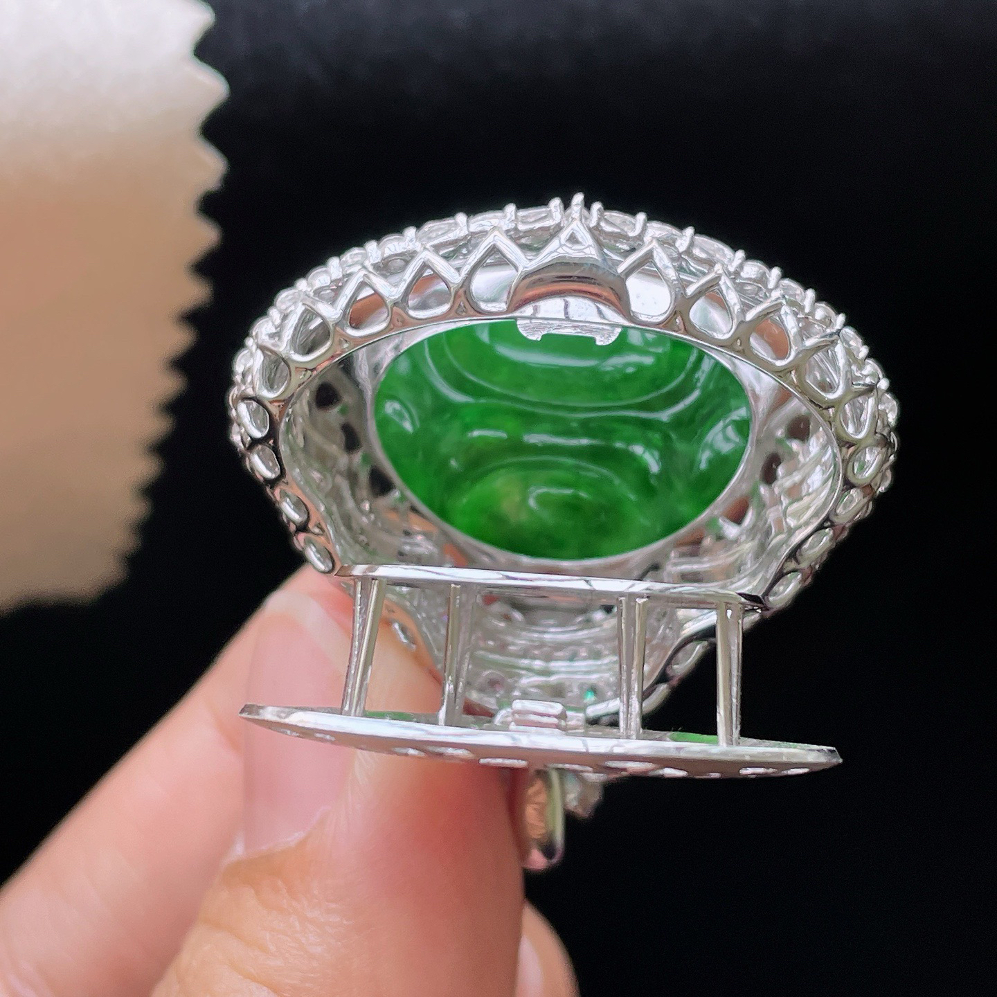 18K 满色·佛公

整38.4-32.9-11.5
裸23.2-28.8-3.5