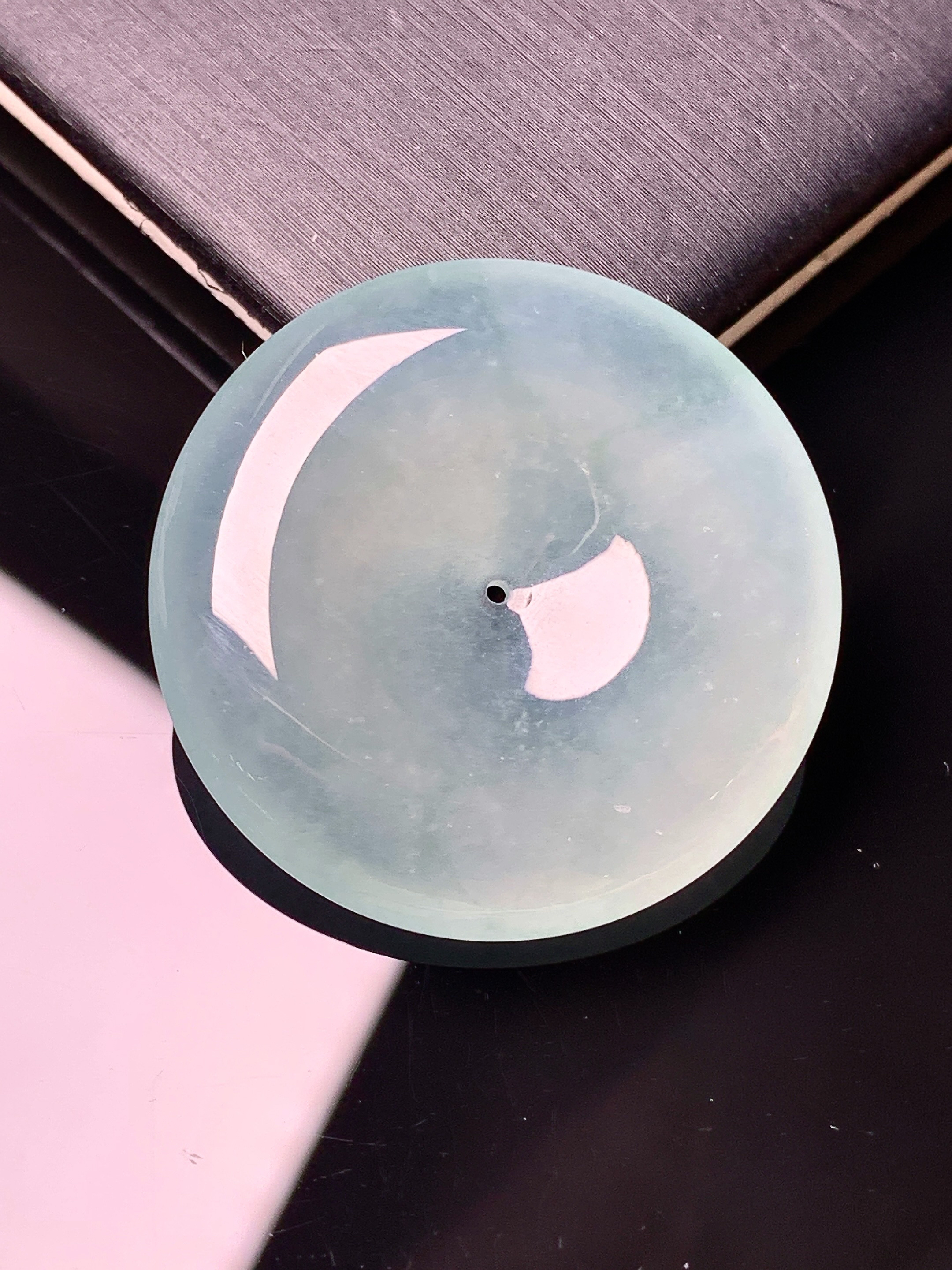 冰种平安扣吊坠 玉质细腻 色泽艳丽清新 水润亮眼 整体尺寸30.5*5.8h3