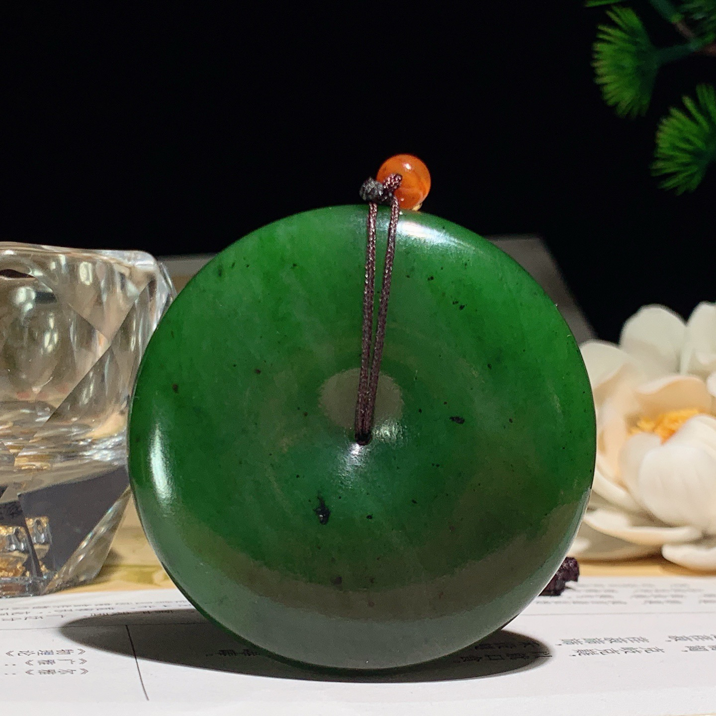 和田玉菠菜绿俄罗斯碧玉平安扣怀古挂件 尺寸53/12重72.8克，玉质细腻油润 底色纯净 脂粉好，品质好！lt260330