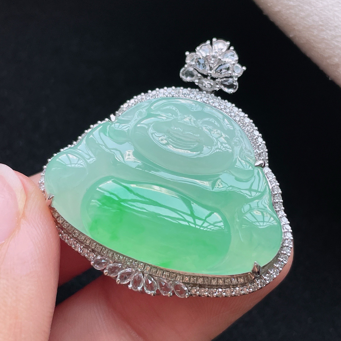 18K 冰种飘绿·佛公

整35-33.2-10.4
裸21.9-30.3-3.8