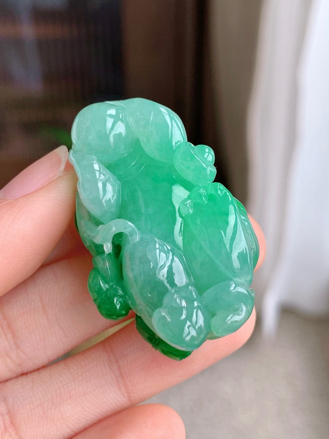 【裸石】冰飘阳绿貔貅吊坠
【说明】缅料 性价比高  
【尺寸】42.2-26.5-21.2