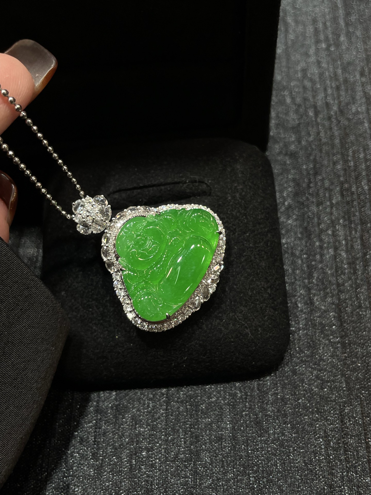 冰种 满色 阳绿 佛公吊坠

18k金配钻镶嵌