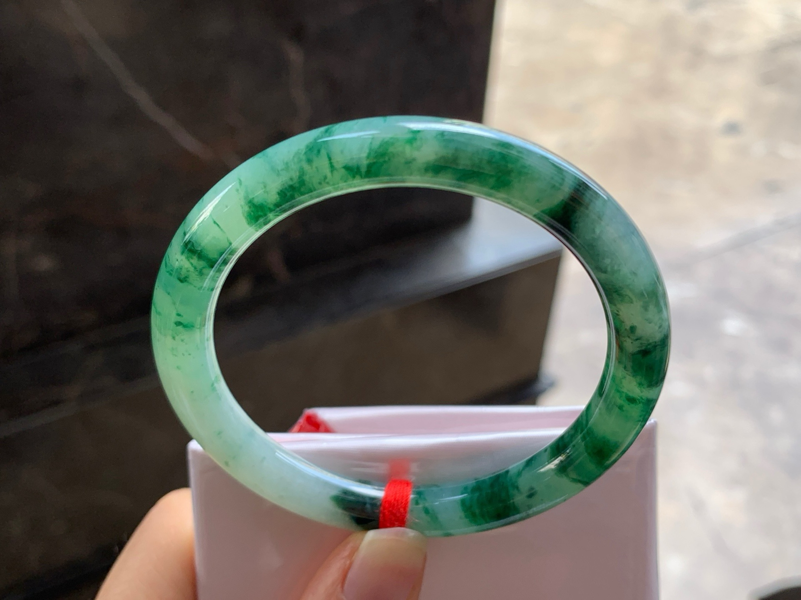 55-8.4

绿花圆条手镯^_^鲜艳