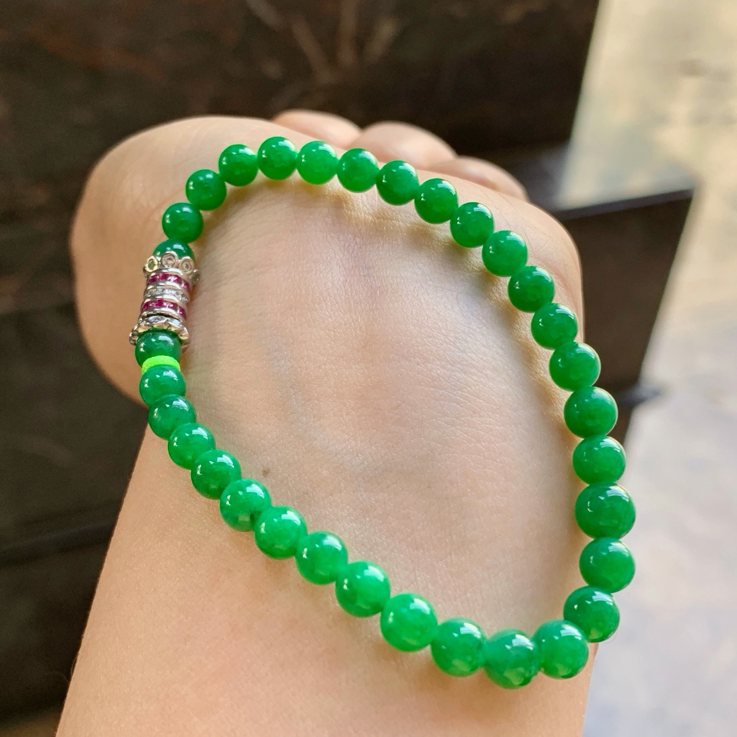 辣绿色手串^_^鲜艳 辣眼