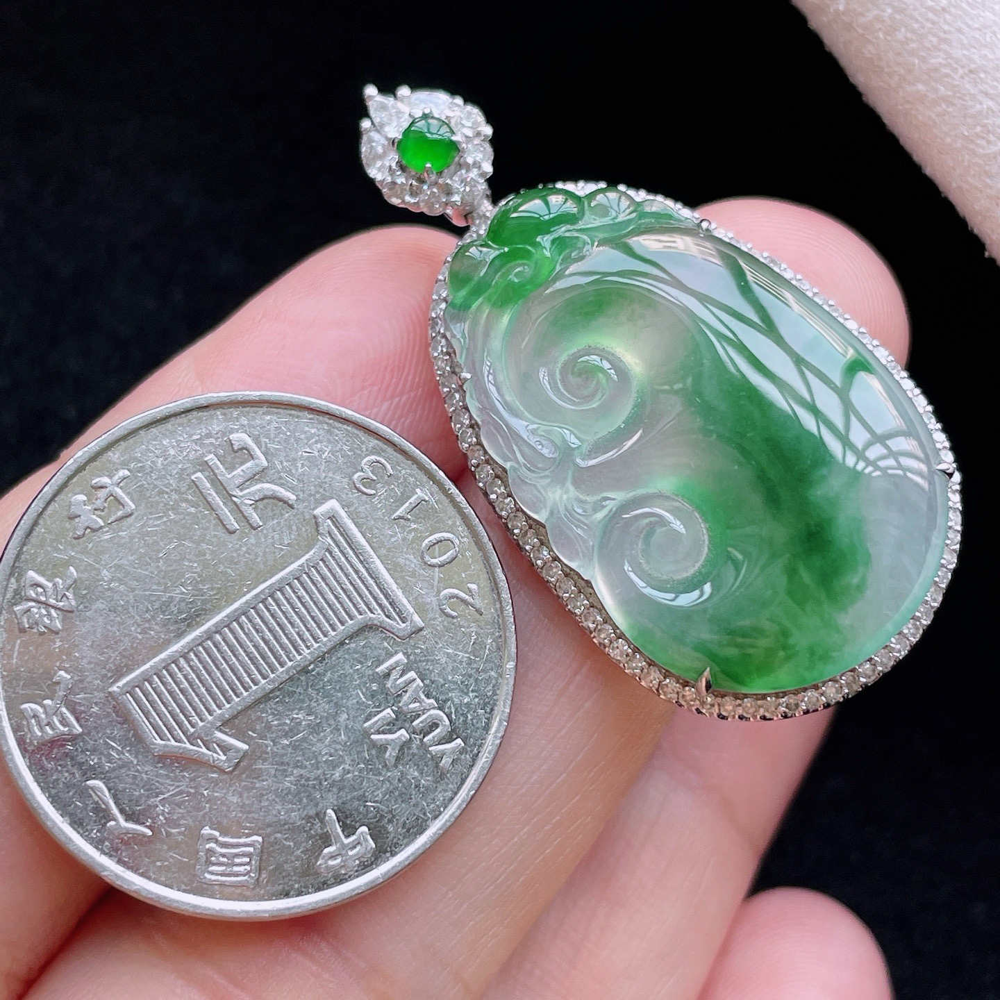 18K 冰种飘绿·如意

整38.6-20-8.7
裸28-18-4.7