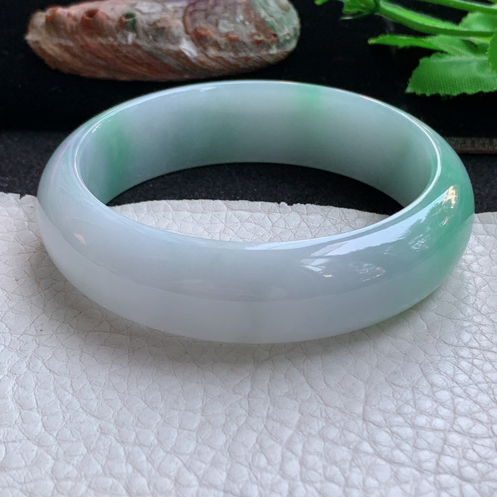 xc实拍59*16.8*8轮胎镯 天然缅甸翡翠a货手镯飘绿大气正圈玉镯子