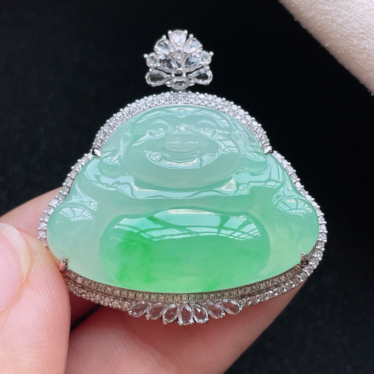 18K 冰种飘绿·佛公

整35-33.2-10.4
裸21.9-30.3-3.8