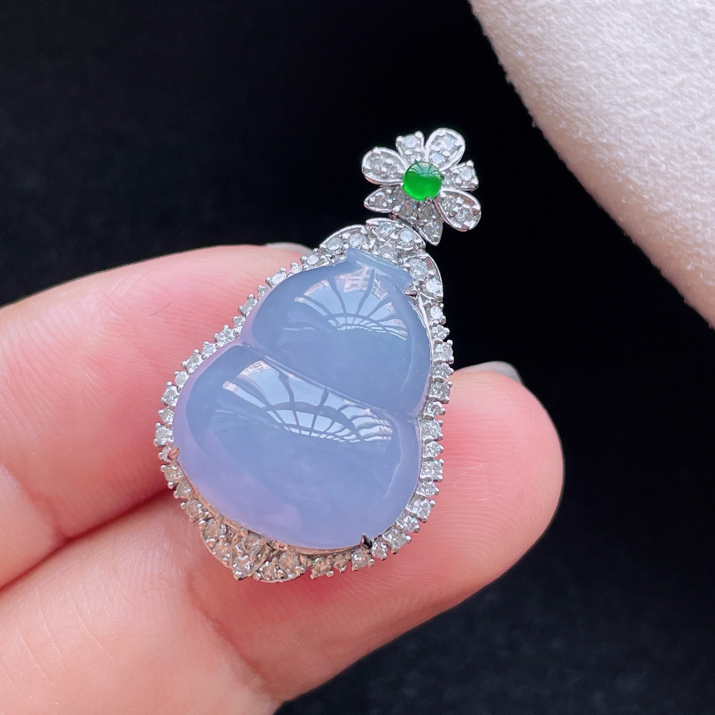 18K 紫罗兰·葫芦

整30-17.5-11.5
裸17.3-14.7-6.2