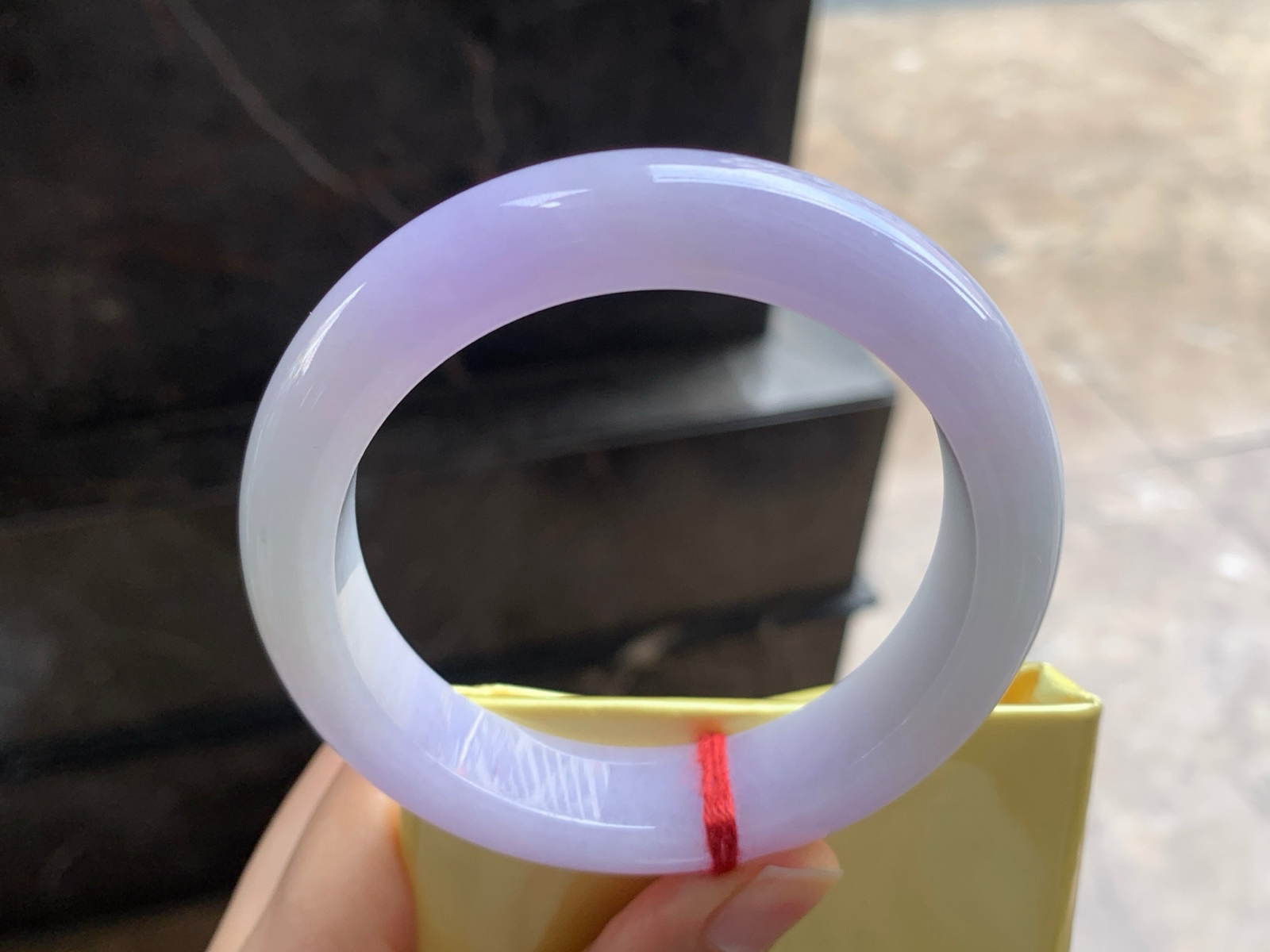 57.5-13.5-9.3

淡紫手镯^_^细腻