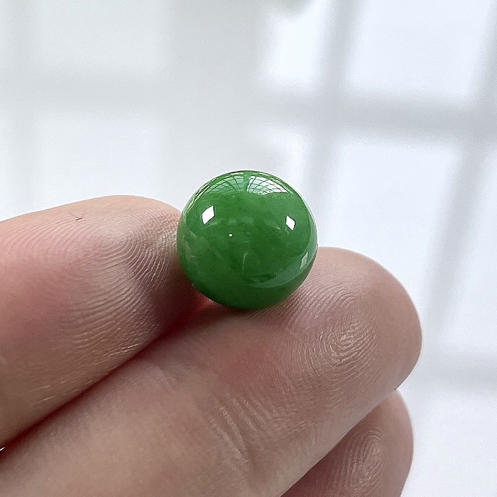 收藏级别，缅甸天然翡翠A货，卡12冰润满绿阳绿圆珠单珠一颗，尺寸：12mm/1颗，重量：3.09g