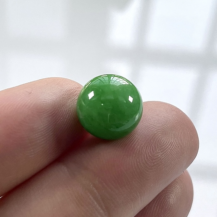 收藏级别，缅甸天然翡翠A货，卡12冰润满绿阳绿圆珠单珠一颗，尺寸：12mm/1颗，重量：3.09g