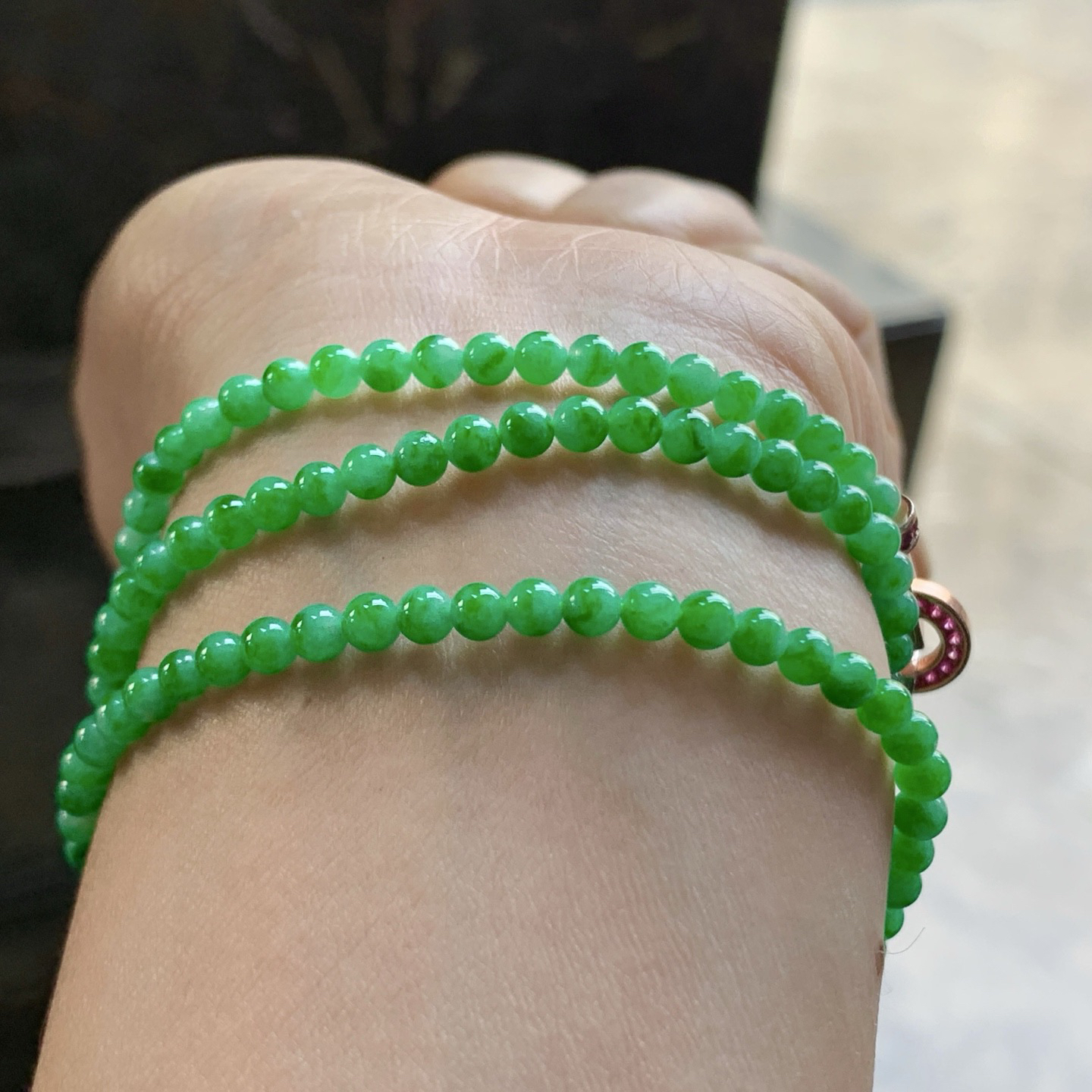 绿色手链^_^鲜艳