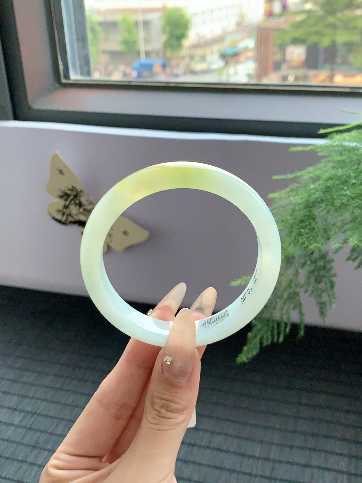 冰黄翡手镯灵动的黄加绿是夏与秋的碰撞有种有色上手典雅秀气，富有内涵58-12-8mm