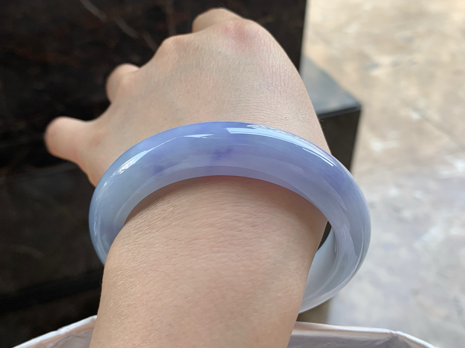 56.5-12.7-9.6

紫罗兰手镯^_^玉质温润 鲜艳