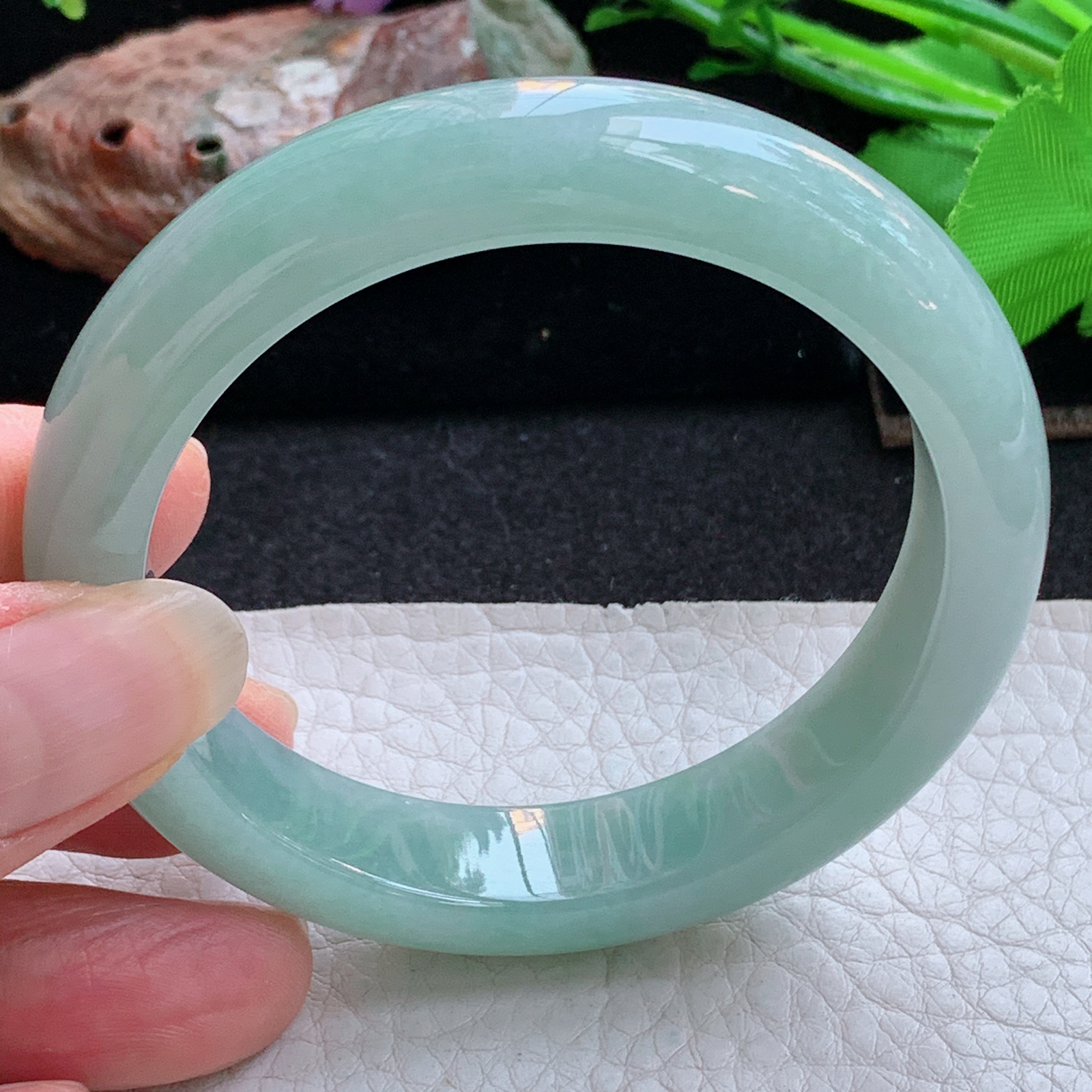 js实拍53.5*12*8平安镯 天然缅甸翡翠a货手镯满绿秀气正圈玉镯子