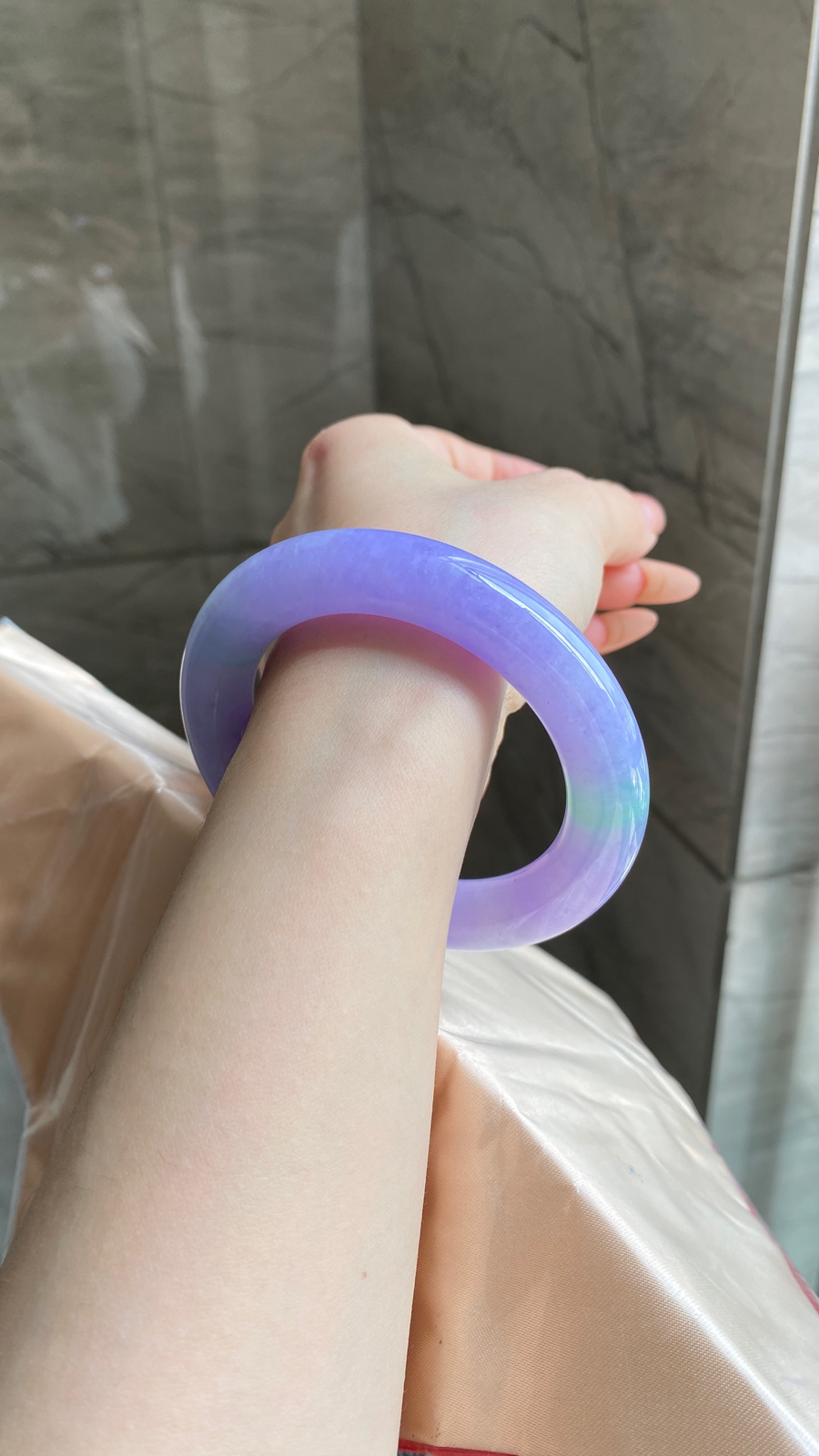 【紫罗兰胖圆条手镯】
尺寸：54.7-11.4-12.1