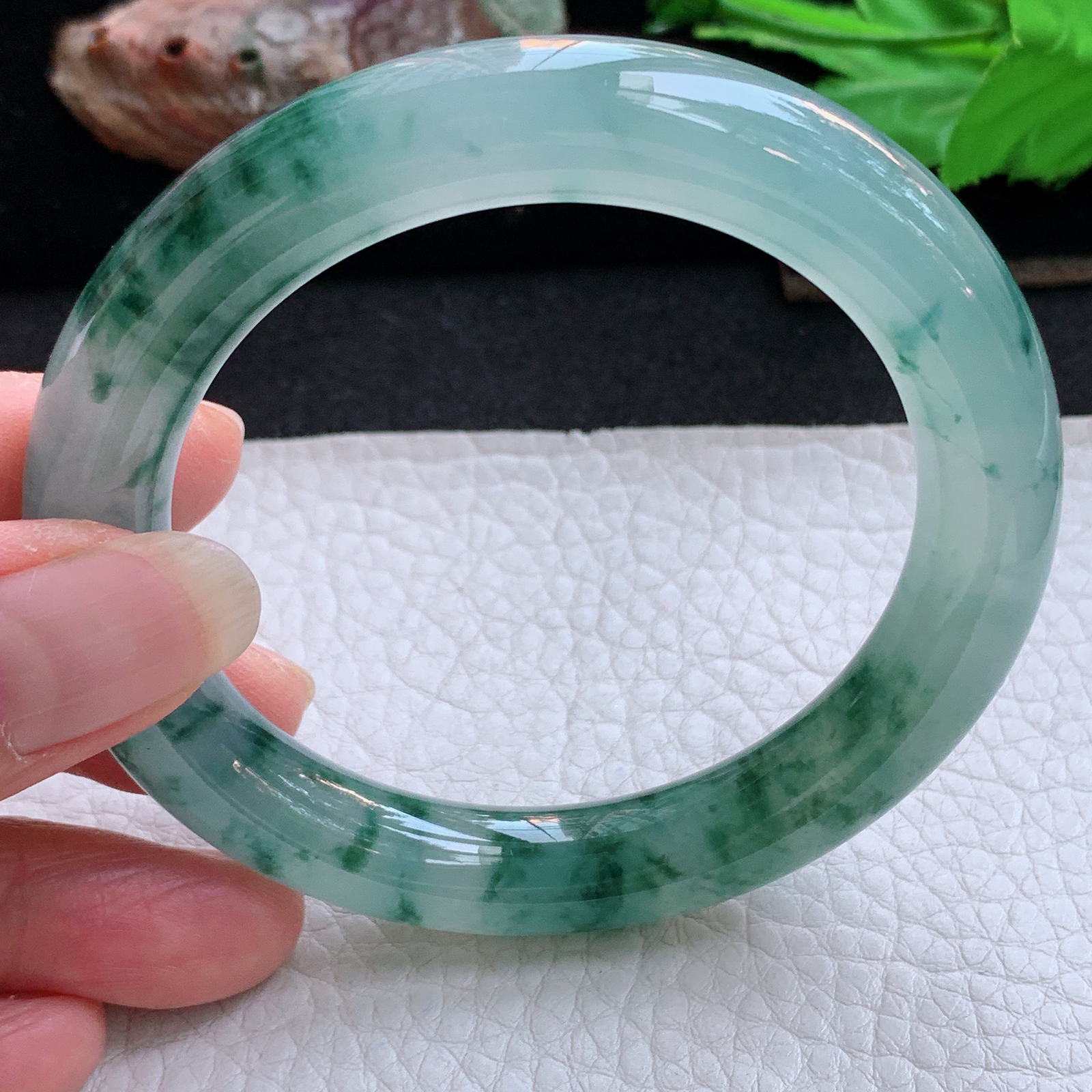 xc收藏款56*10.8美人镯 天然缅甸翡翠a货手镯冰飘花圆条玉镯子