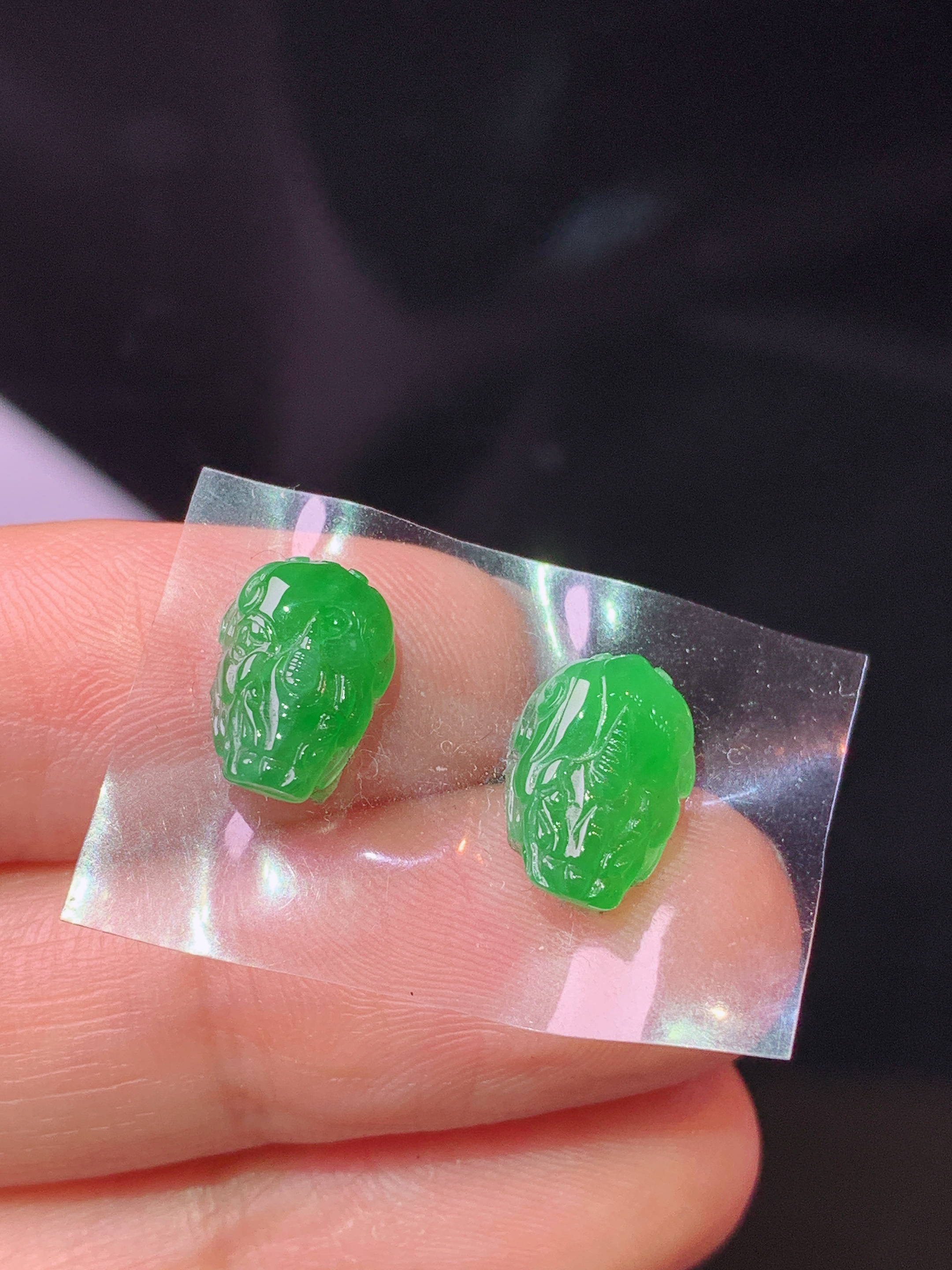 镶嵌款 满绿貔貅一对 玉质细腻 色泽艳丽清新 水润亮眼 整体尺寸18*7.5*4.2m2