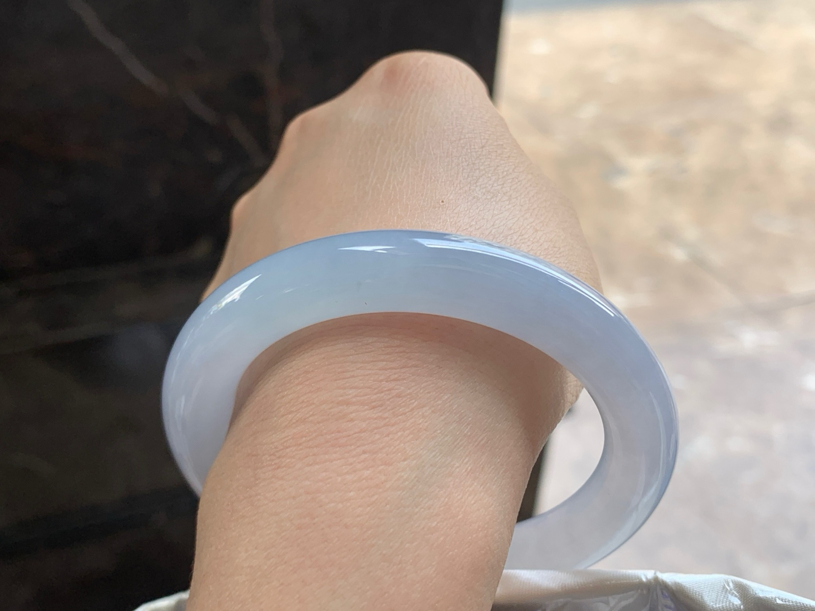 56.5-10.8

冰紫圆条手镯^_^清新