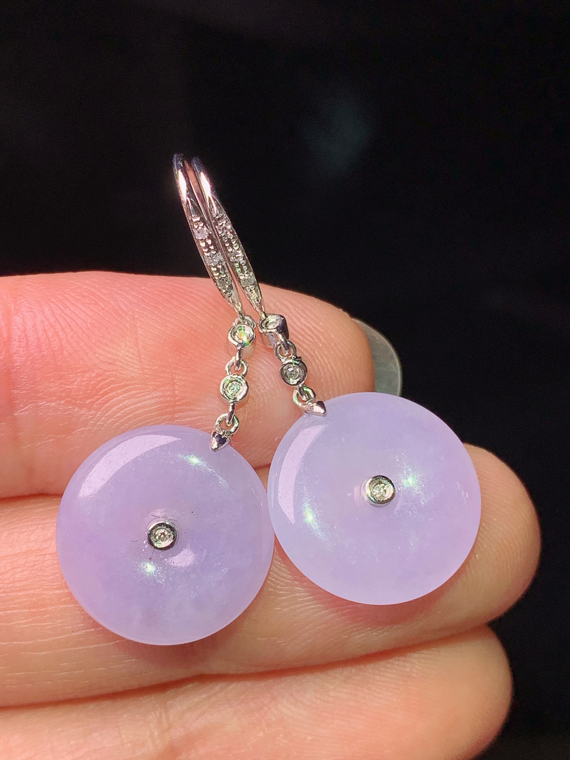 18k金钻镶嵌紫罗兰平安扣耳坠 玉质细腻 色泽艳丽清新 水润亮眼 整体尺寸31.3*13.5*3.2x5