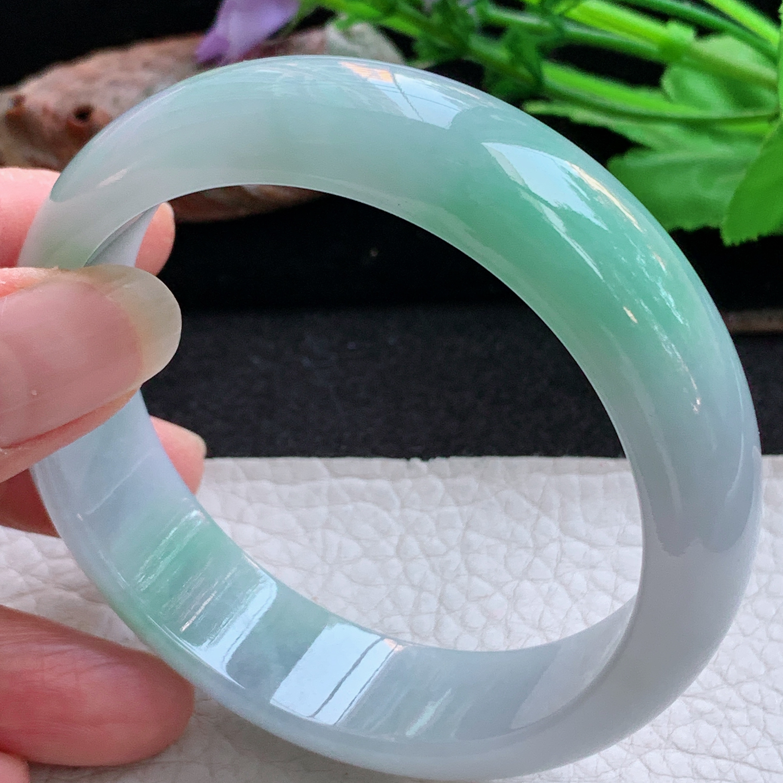 xc实拍59*16.8*8轮胎镯 天然缅甸翡翠a货手镯飘绿大气正圈玉镯子