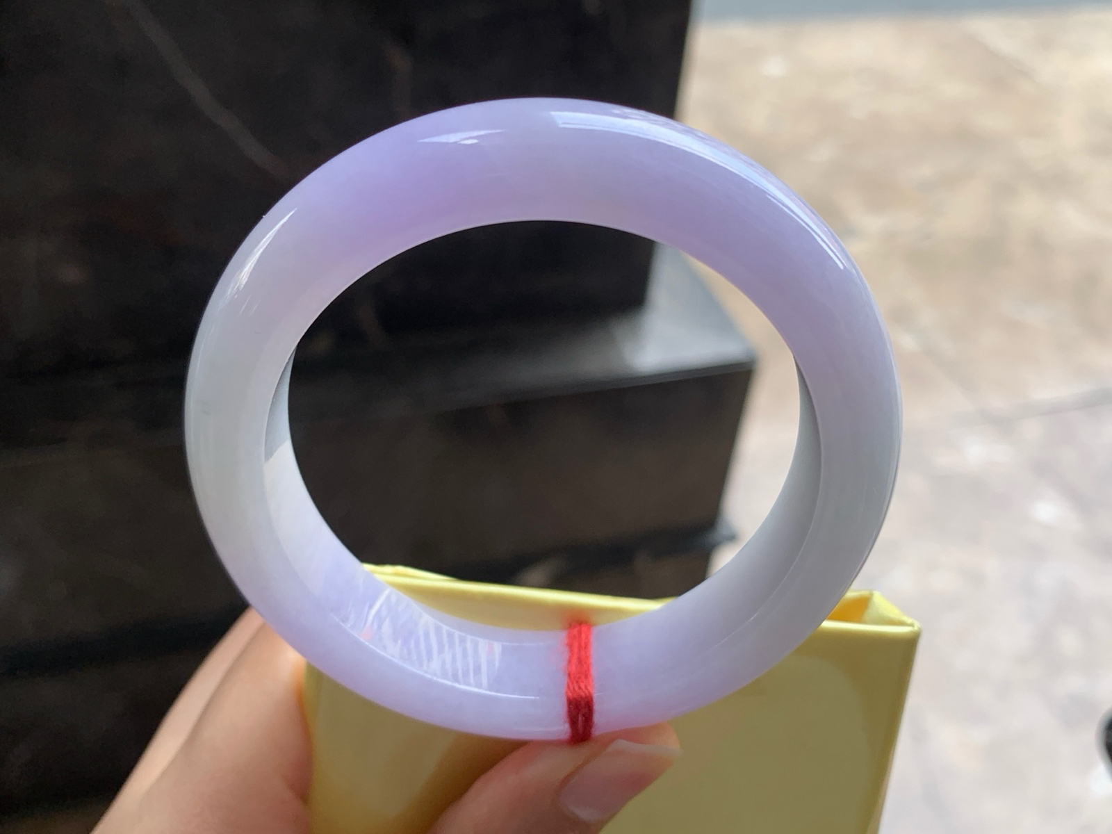 57.5-13.5-9.3

淡紫手镯^_^细腻