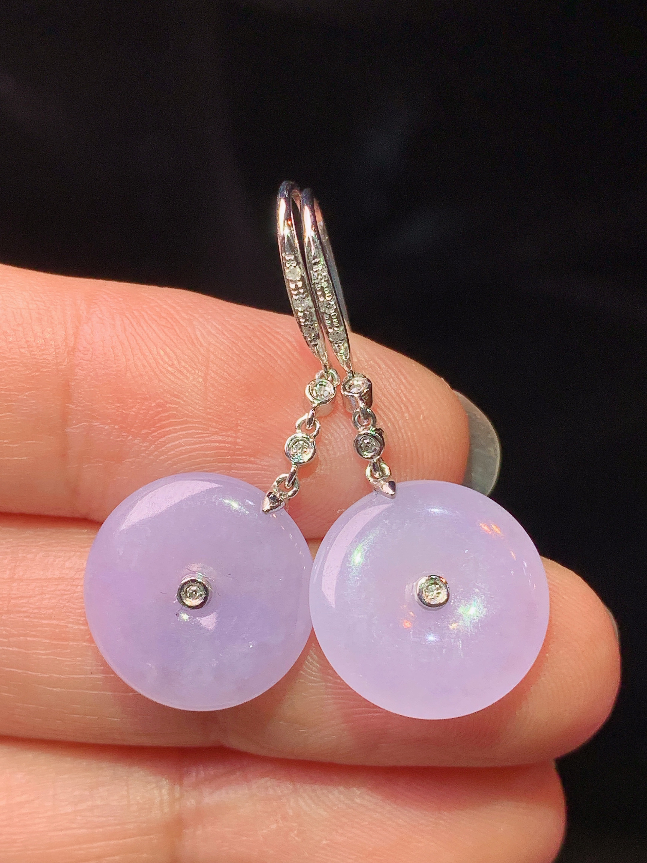 18k金钻镶嵌紫罗兰平安扣耳坠 玉质细腻 色泽艳丽清新 水润亮眼 整体尺寸31.3*13.5*3.2x5