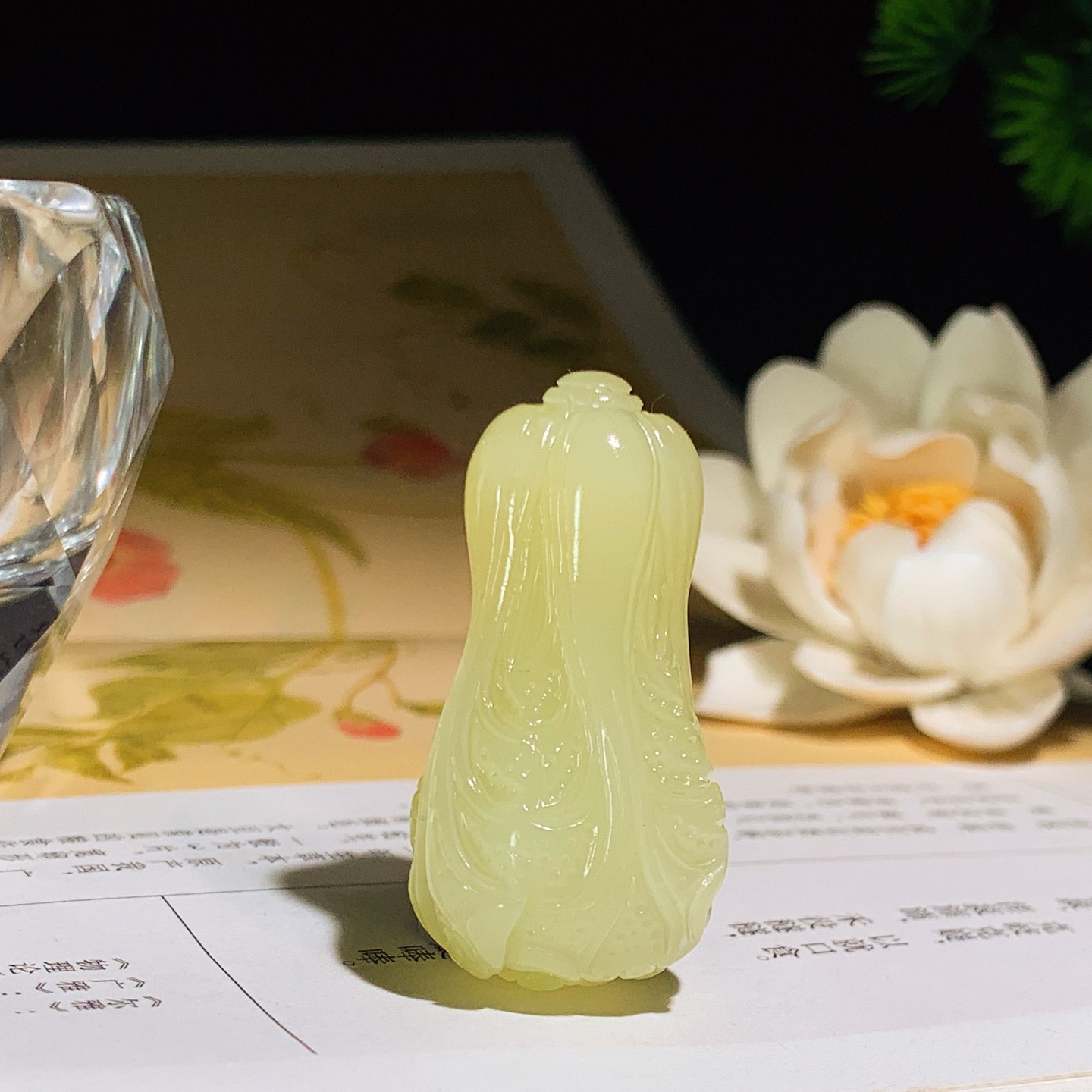 新疆和田玉若羌黄口料遇百财白菜挂件 尺寸39/20/18重19克，玉质细腻油润 底色纯净 脂粉好，品质好！lt260330