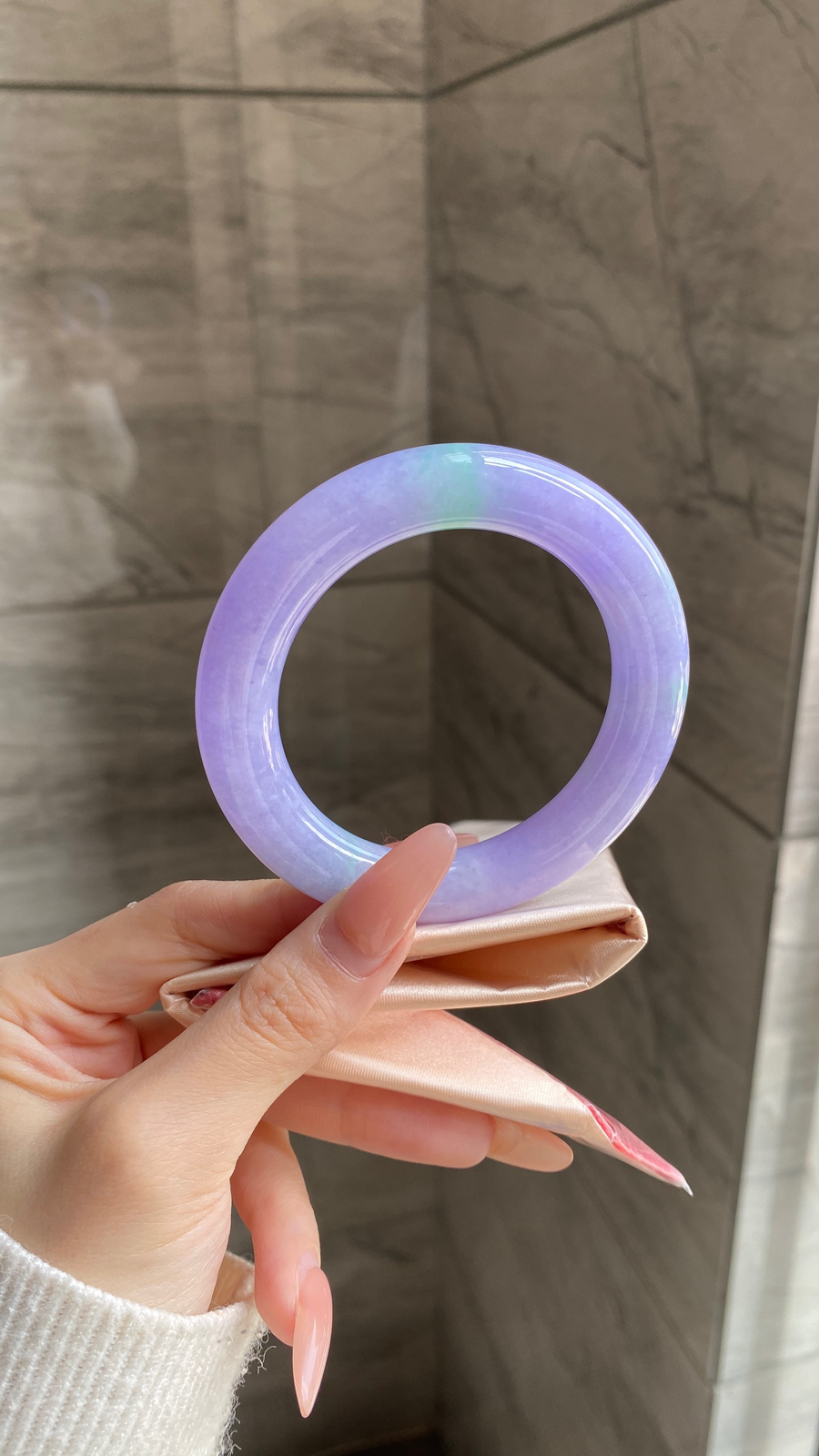 【紫罗兰胖圆条手镯】
尺寸：54.7-11.4-12.1