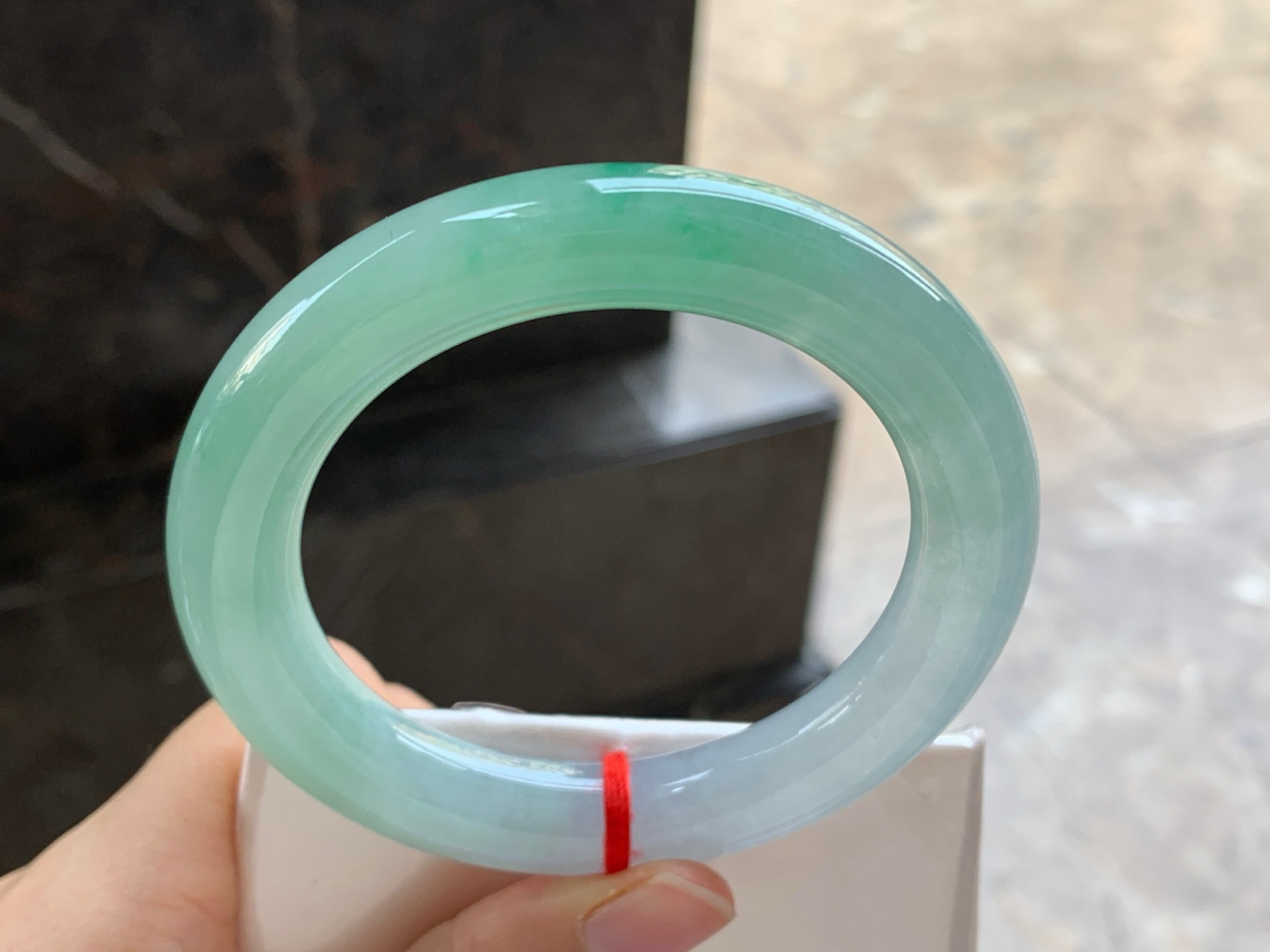 56-11.3

晴底圆条手镯^_^清新