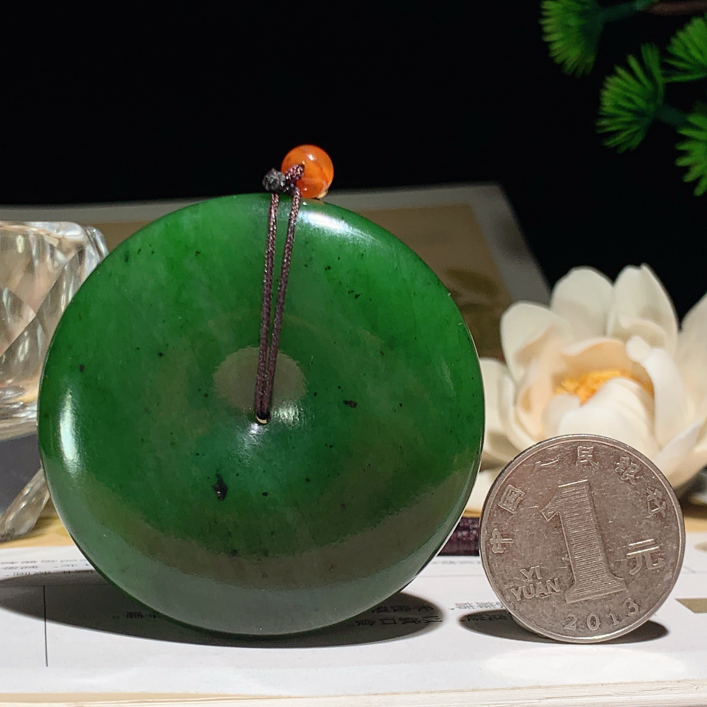 和田玉菠菜绿俄罗斯碧玉平安扣怀古挂件 尺寸53/12重72.8克，玉质细腻油润 底色纯净 脂粉好，品质好！lt260330