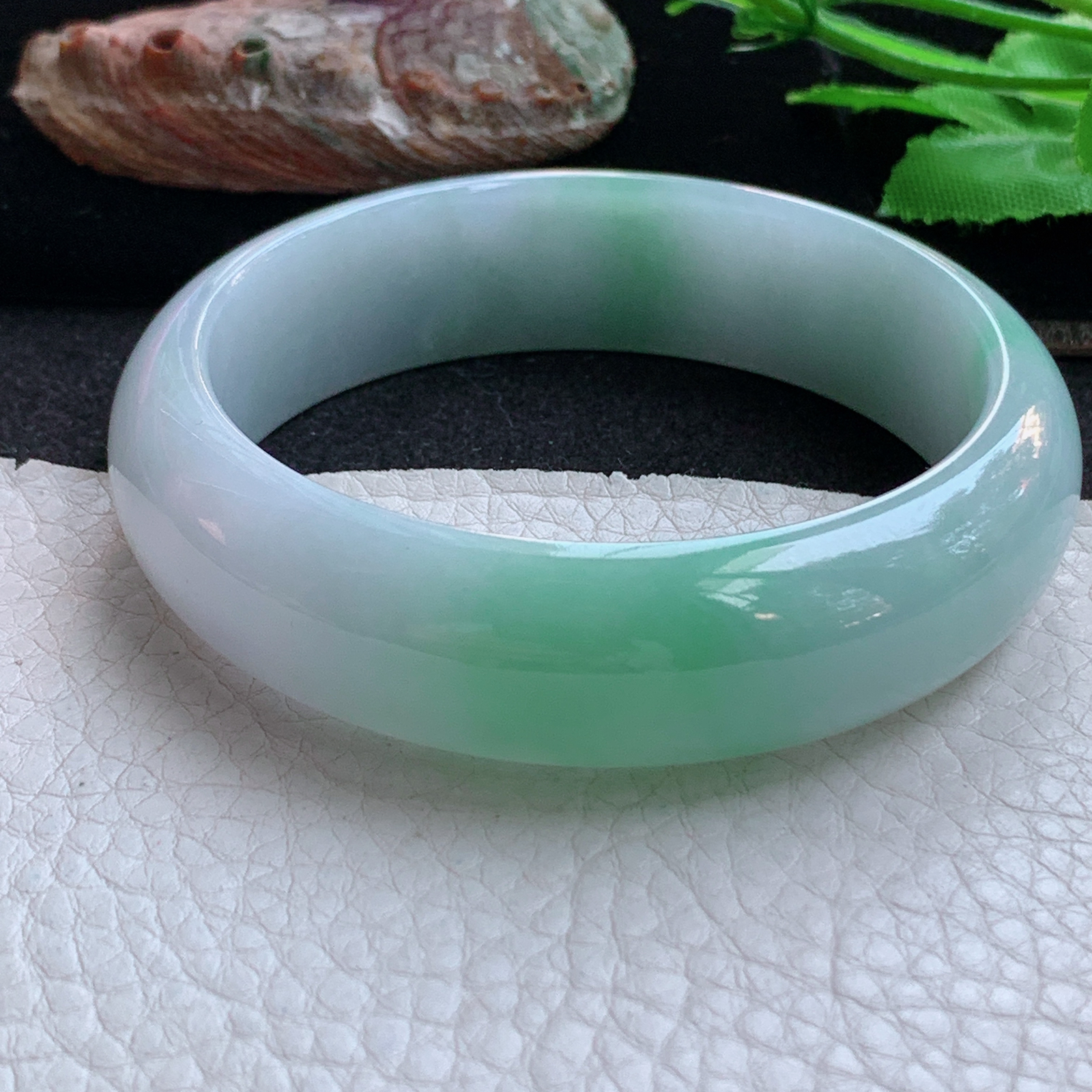 xc实拍59*16.8*8轮胎镯 天然缅甸翡翠a货手镯飘绿大气正圈玉镯子