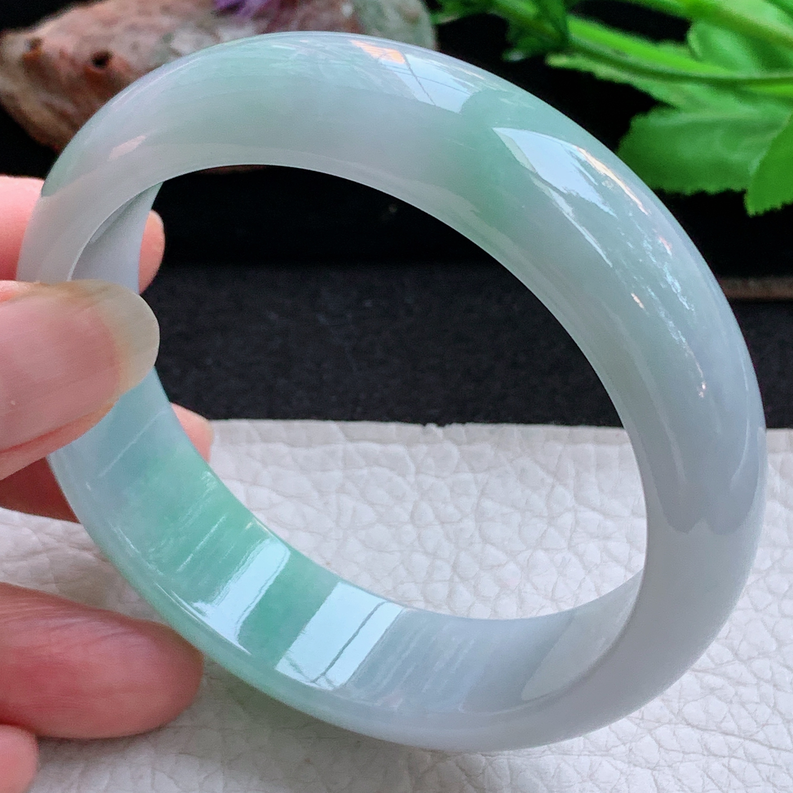 xc实拍59*16.8*8轮胎镯 天然缅甸翡翠a货手镯飘绿大气正圈玉镯子