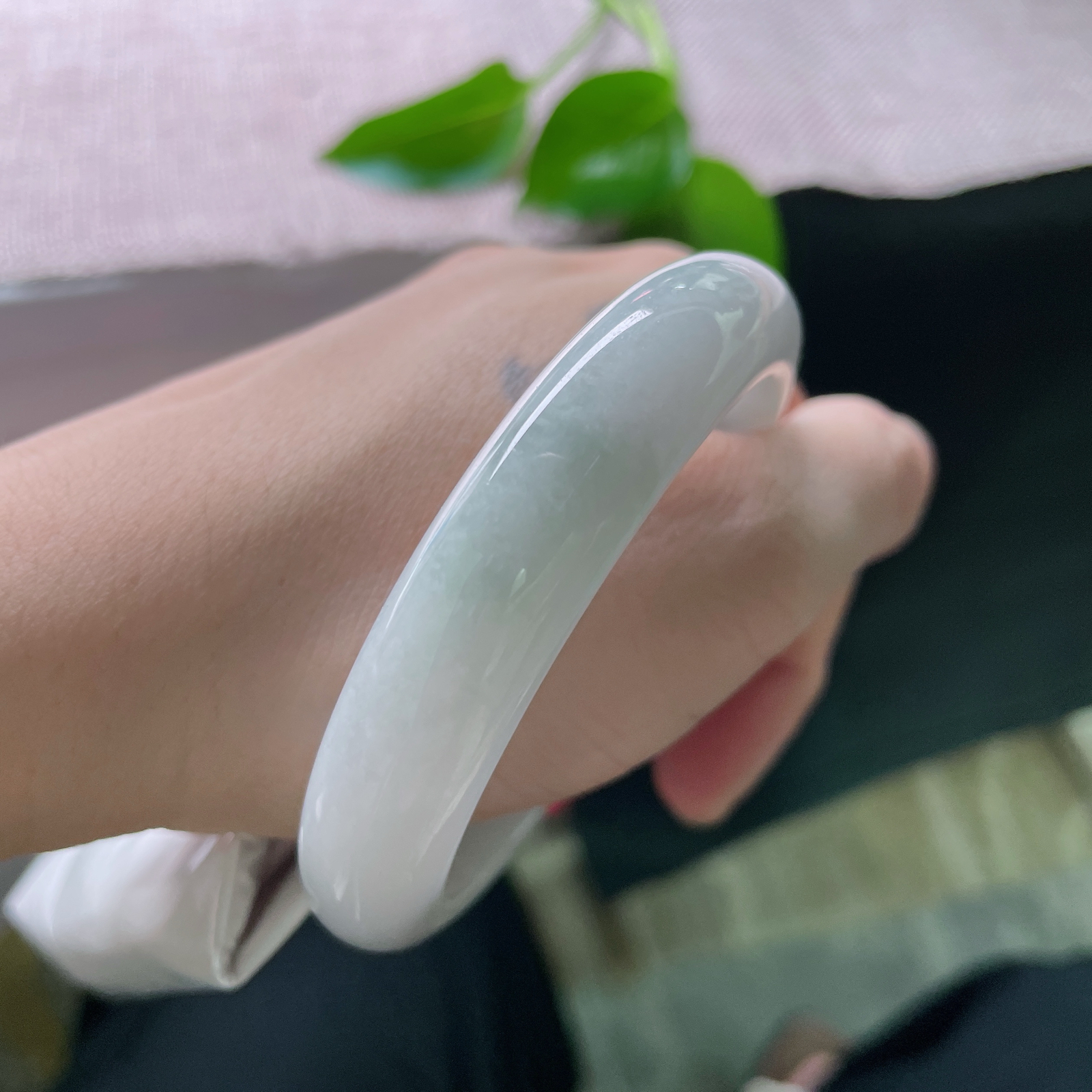 56.3/12.5/8白底正圈，水润细腻，清新简约大方