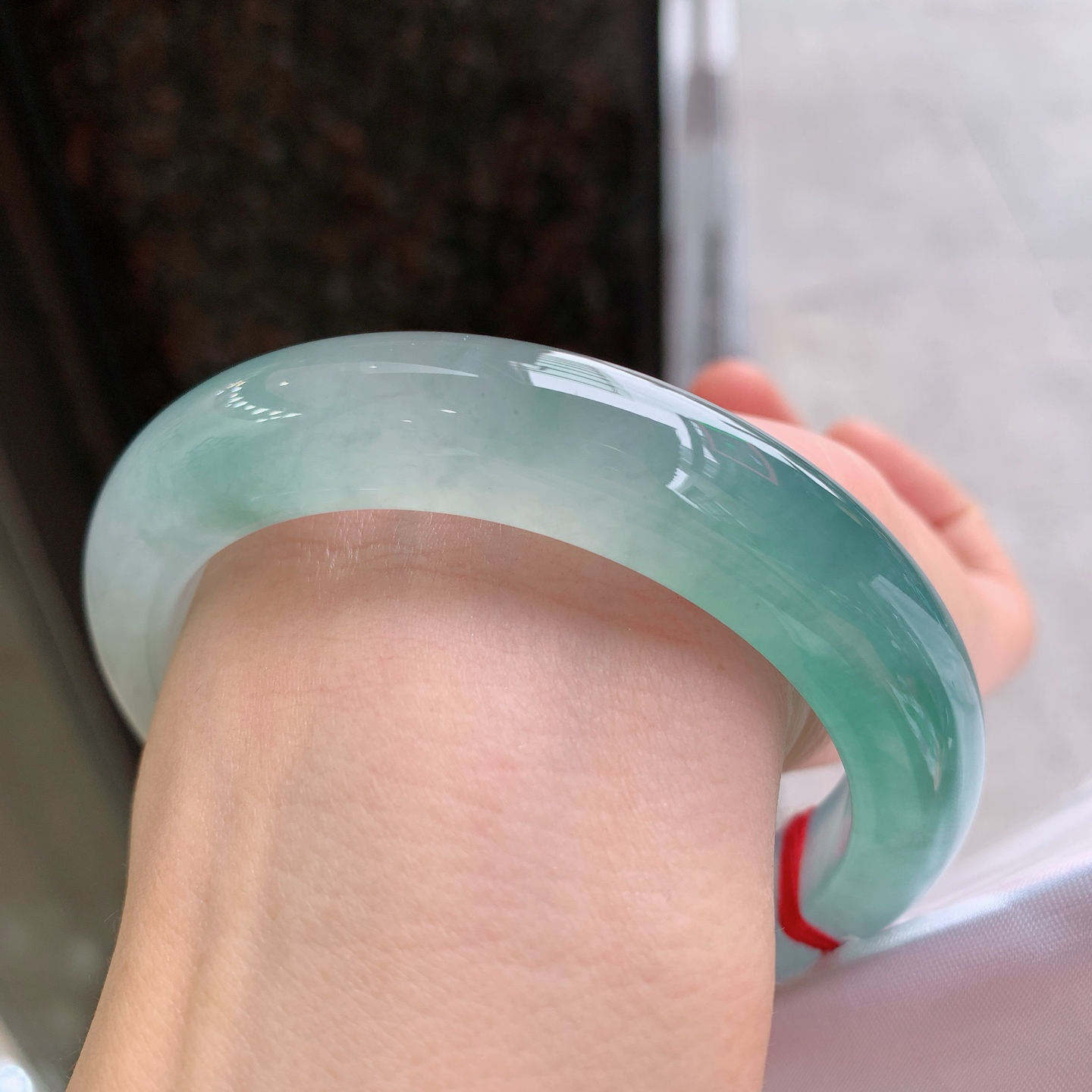 正圈冰蓝水  尺寸：62.2/12.8/10.3 ，大圈口