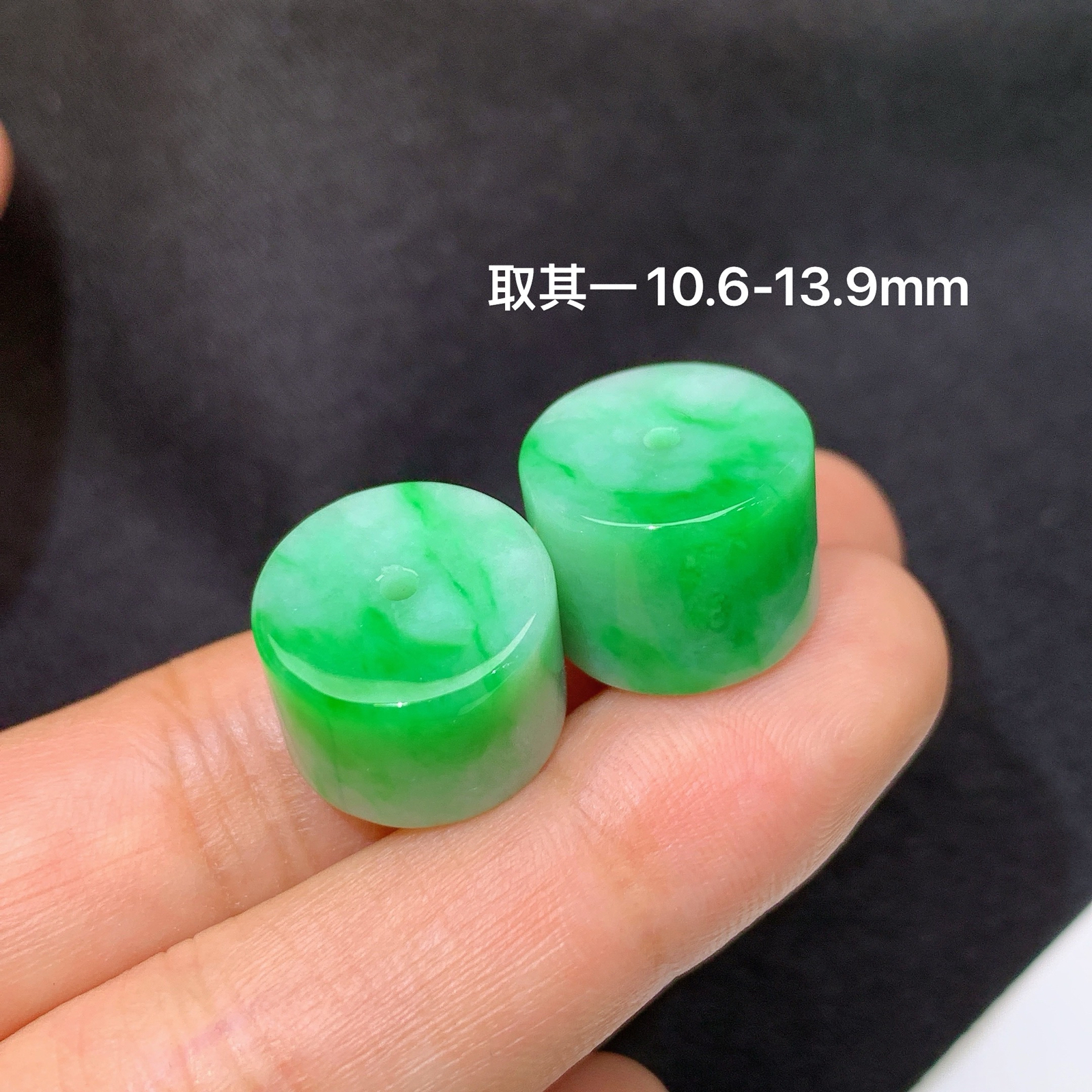 冰飘绿路路通一对，镶嵌佳品，冰润色阳，玉质细腻，种水足，Fuy 尺寸10.6*13.9