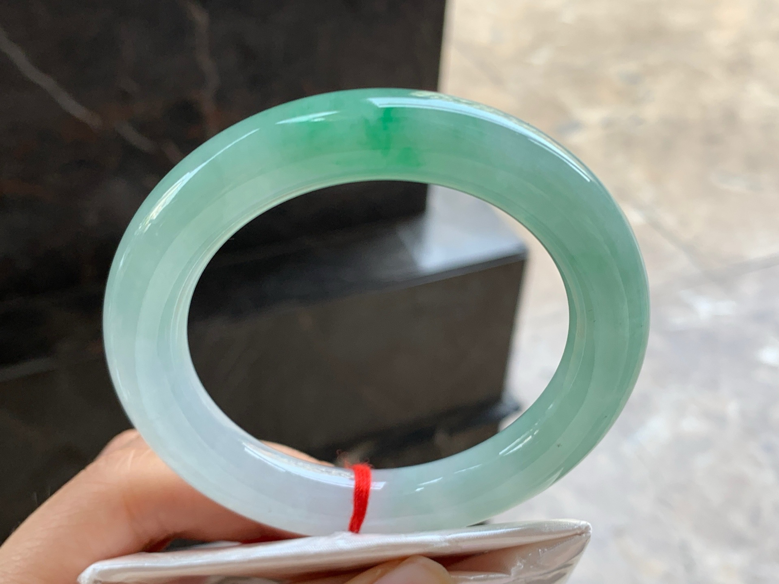 56-11.3

晴底圆条手镯^_^清新