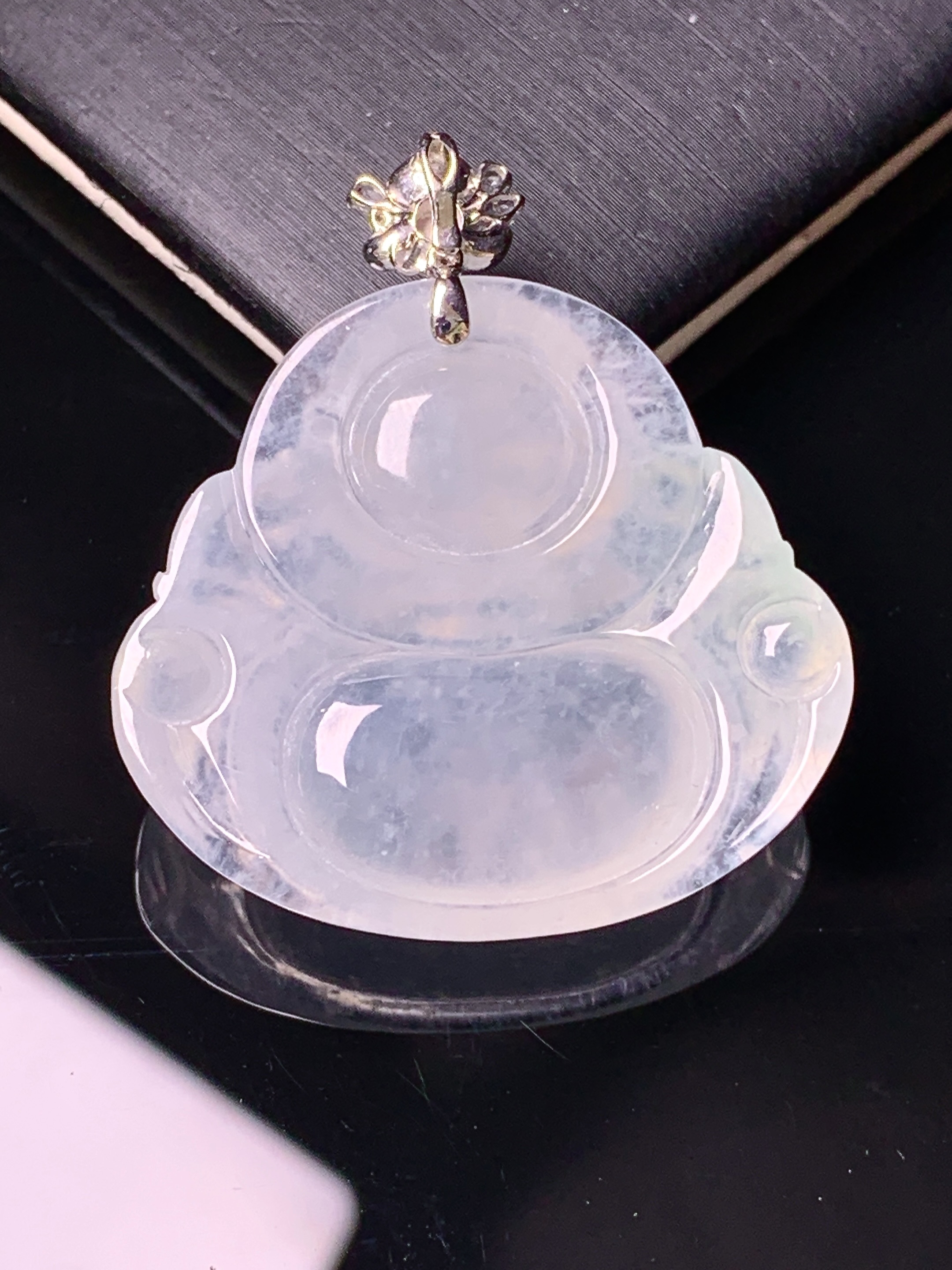 18k金钻镶嵌冰种佛公吊坠 玉质细腻 色泽艳丽清新 水润亮眼 整体尺寸35.3*31.2*7.2c1