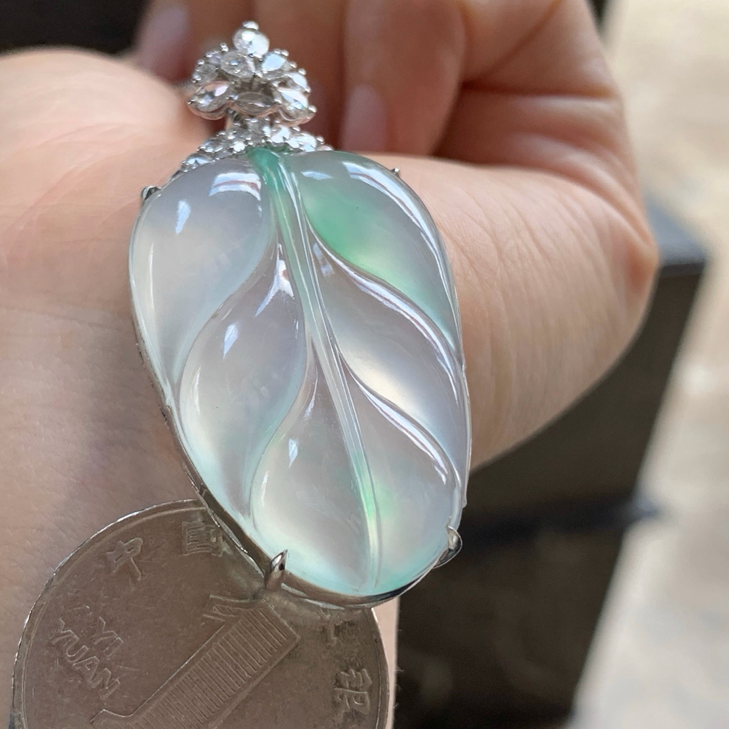 金钻镶嵌冰晴叶子^_^冰透 尺寸34.5-23.4-3.5 46.7-23.4-7.9mm