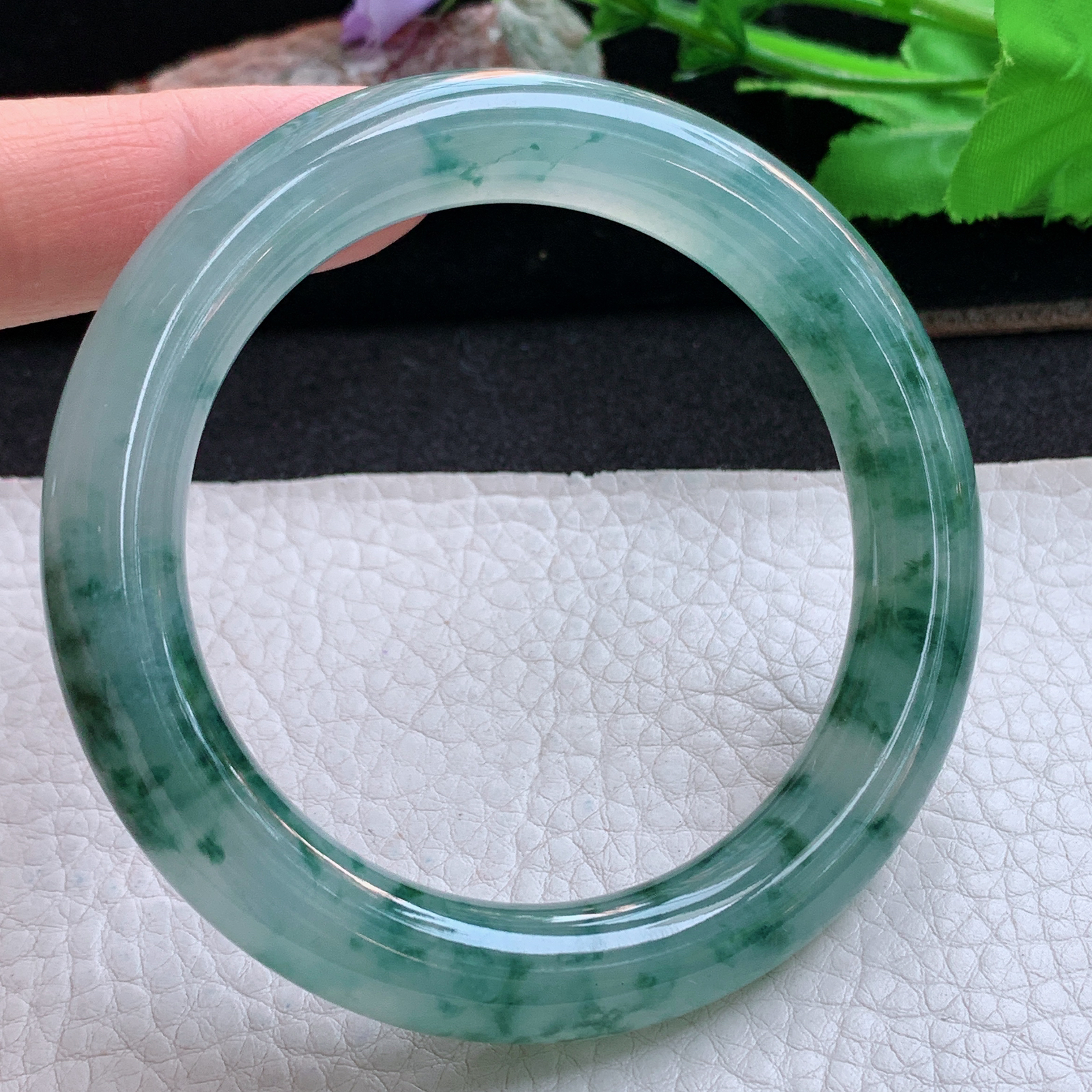 xc收藏款56*10.8美人镯 天然缅甸翡翠a货手镯冰飘花圆条玉镯子