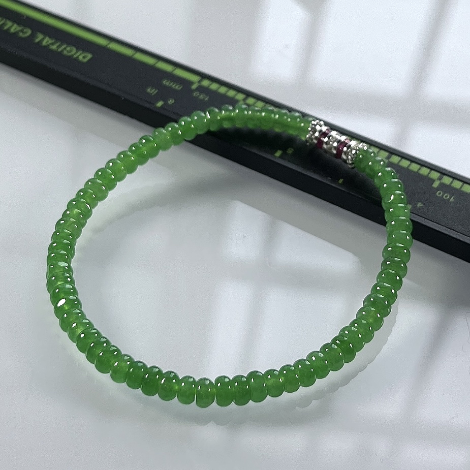 缅甸天然翡翠A货，卡4.5冰种起胶晴绿算盘珠手串手链，尺寸：4.5/2.5mm/65颗，长度175mm，重量：7.18g