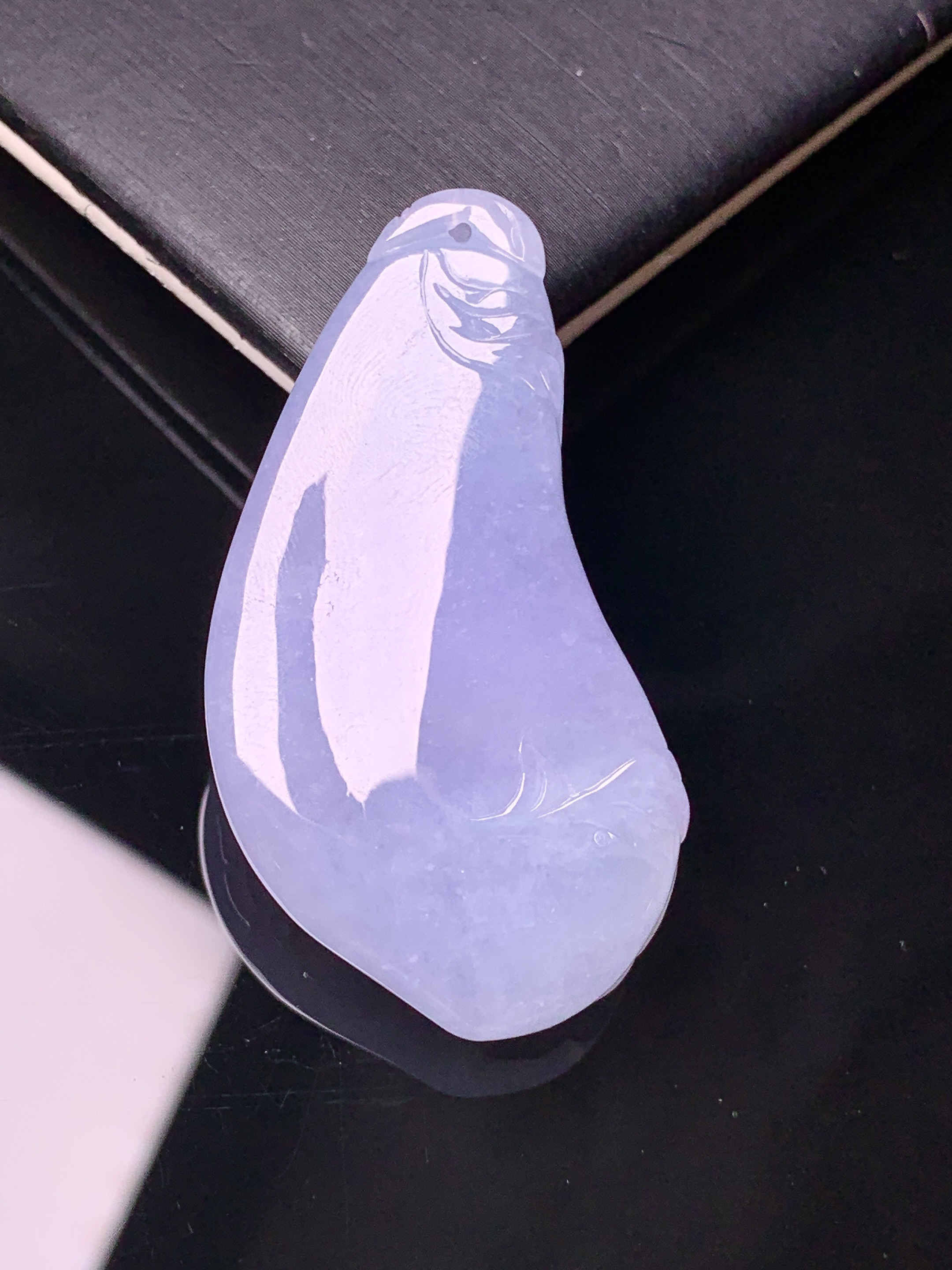 紫罗兰福瓜吊坠 玉质细腻 色泽艳丽清新 水润亮眼 整体尺寸43.5*21.8*11c1