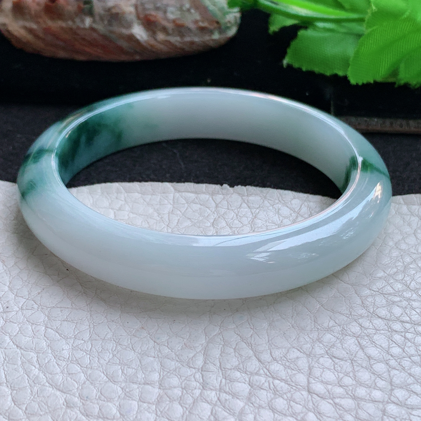 ee实拍56*11*7.8平安镯 天然缅甸翡翠a货手镯飘花水润正圈玉镯子