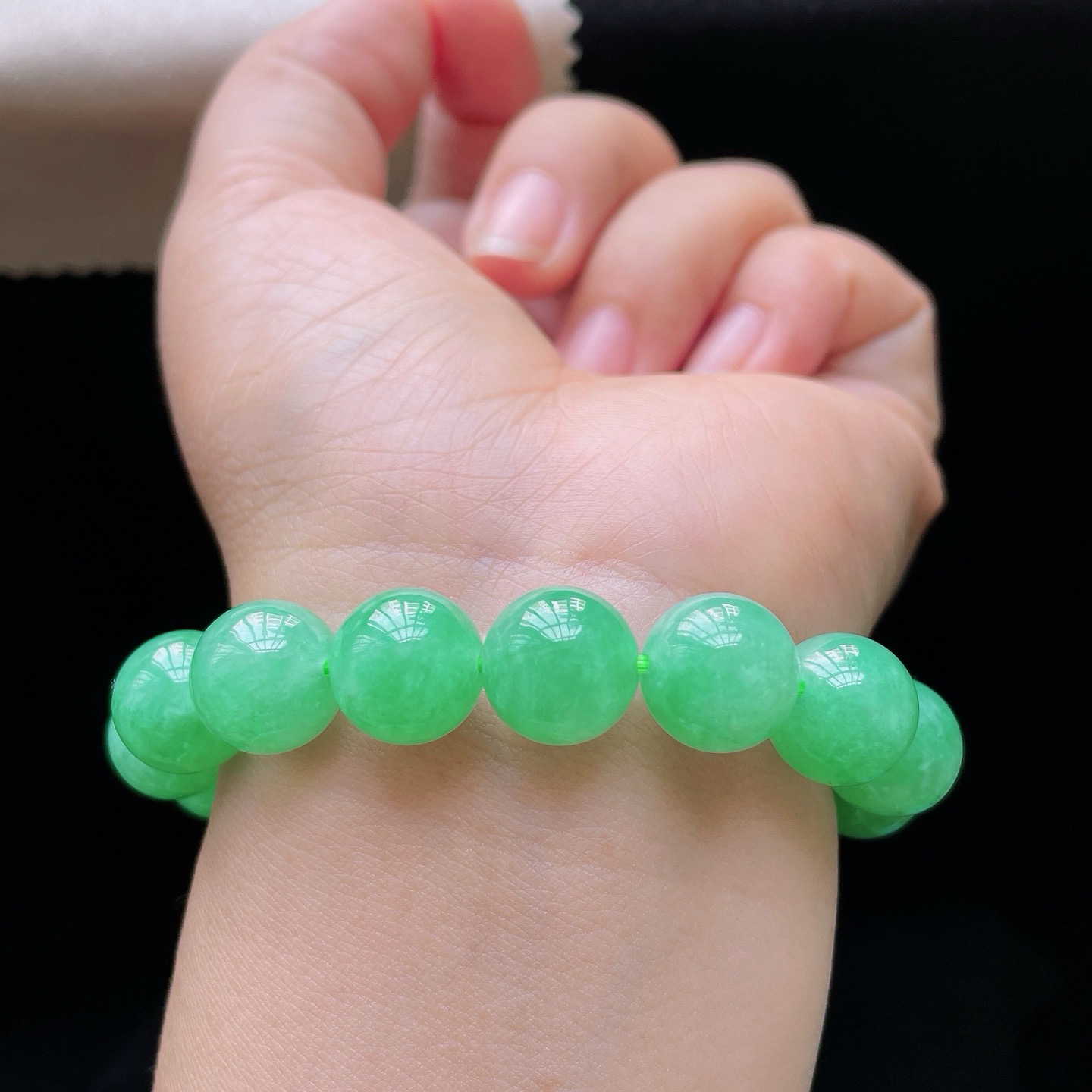 满色果绿·珠串

裸12.5