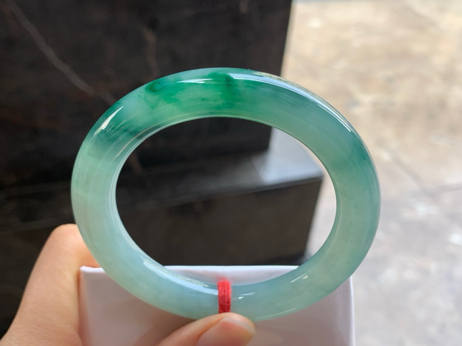 53.5-10

绿花圆条手镯^_^颜色鲜艳