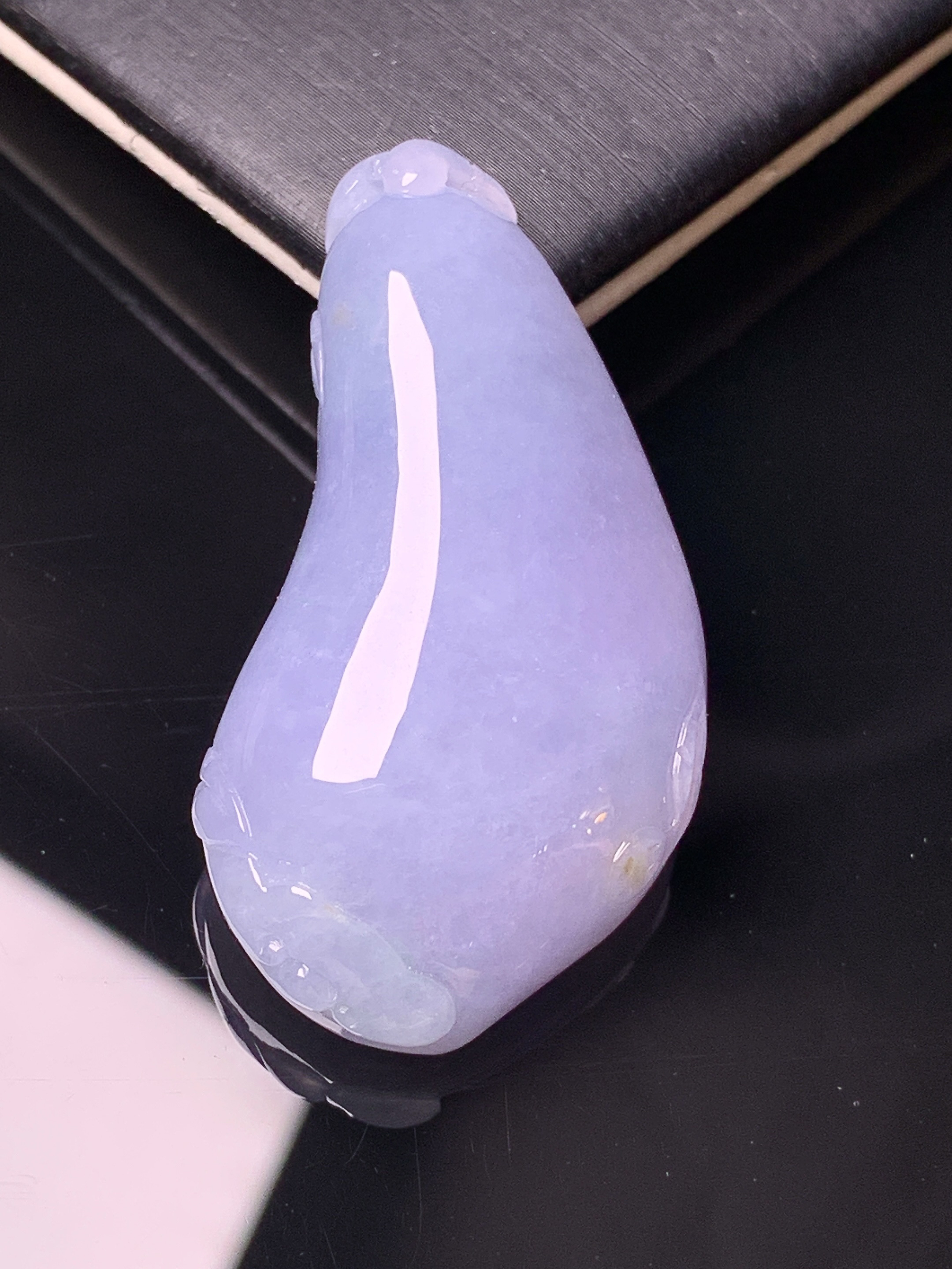 紫罗兰福瓜吊坠 玉质细腻 色泽艳丽清新 水润亮眼 整体尺寸43.5*21.8*11c1