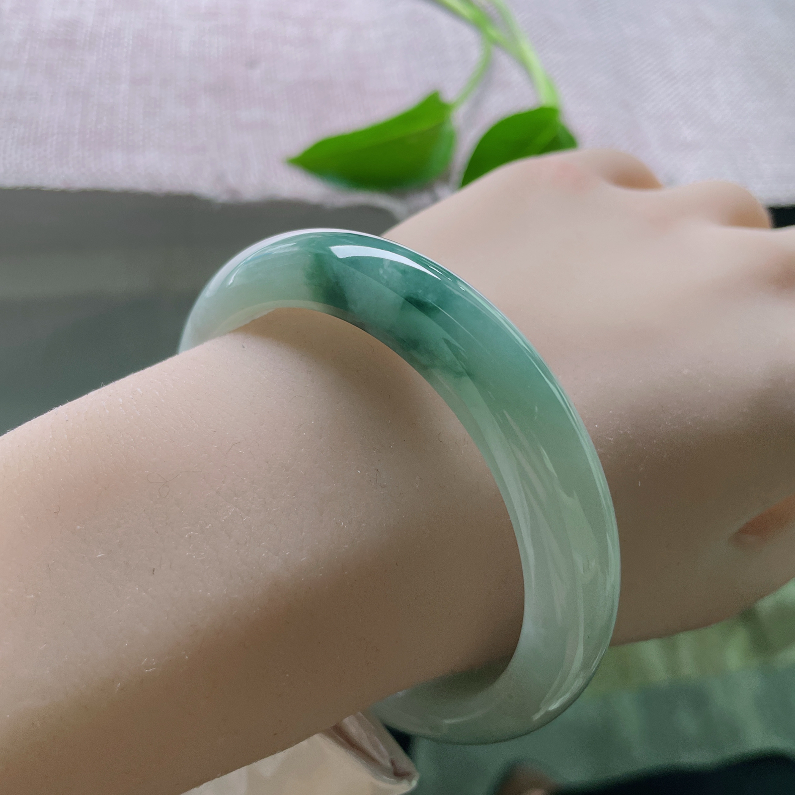 56.7/12.1/8.3飘花正圈，水润细腻，婉间风华，贵气