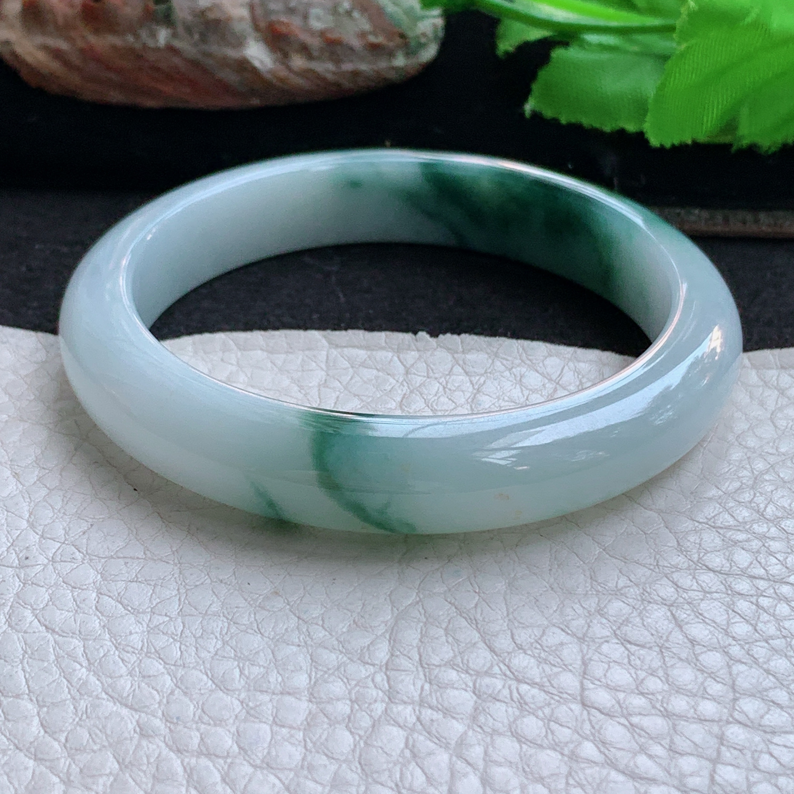 ee实拍56*11*7.8平安镯 天然缅甸翡翠a货手镯飘花水润正圈玉镯子