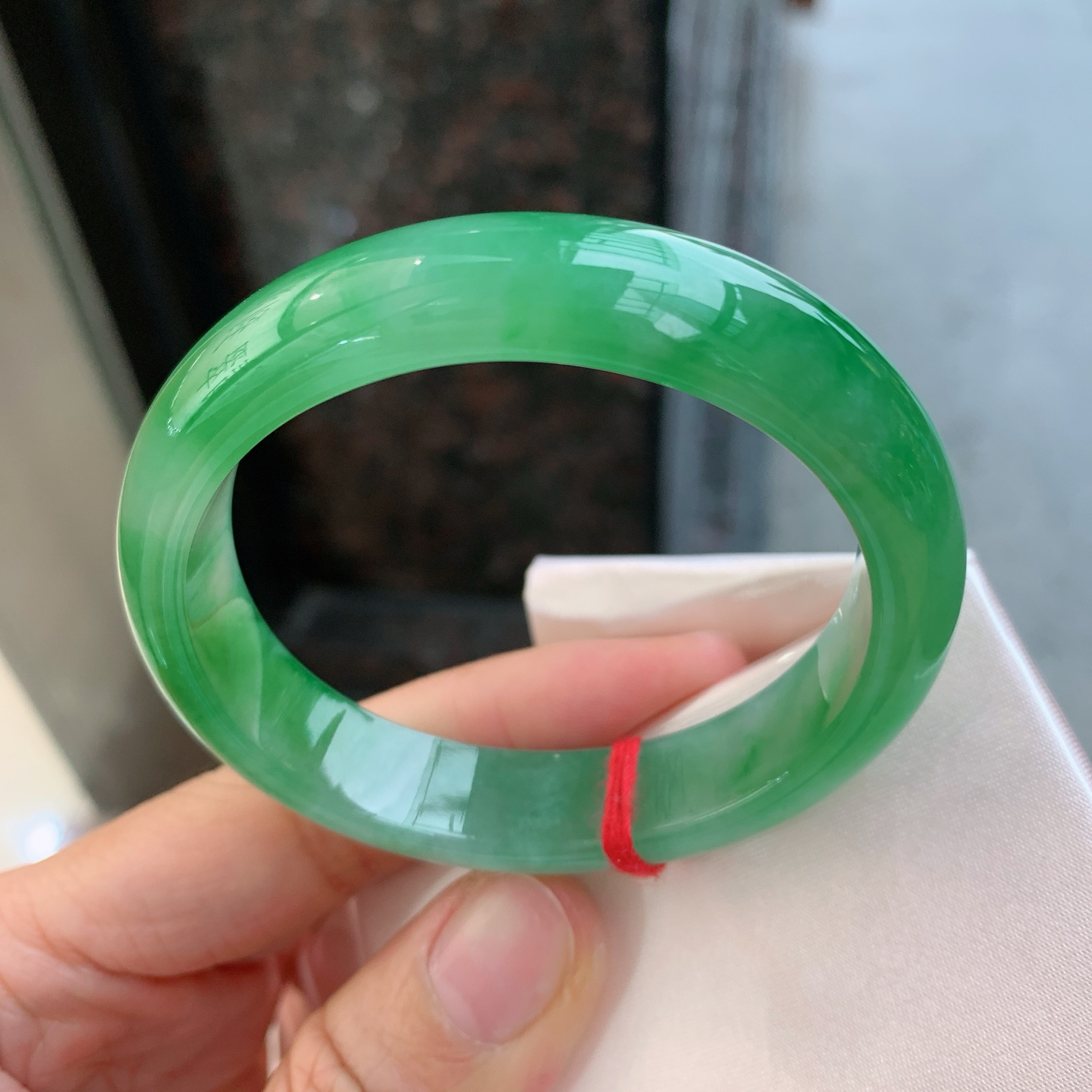 贵妃冰飘绿  尺寸：55/48/12.5/7.4 种色俱佳